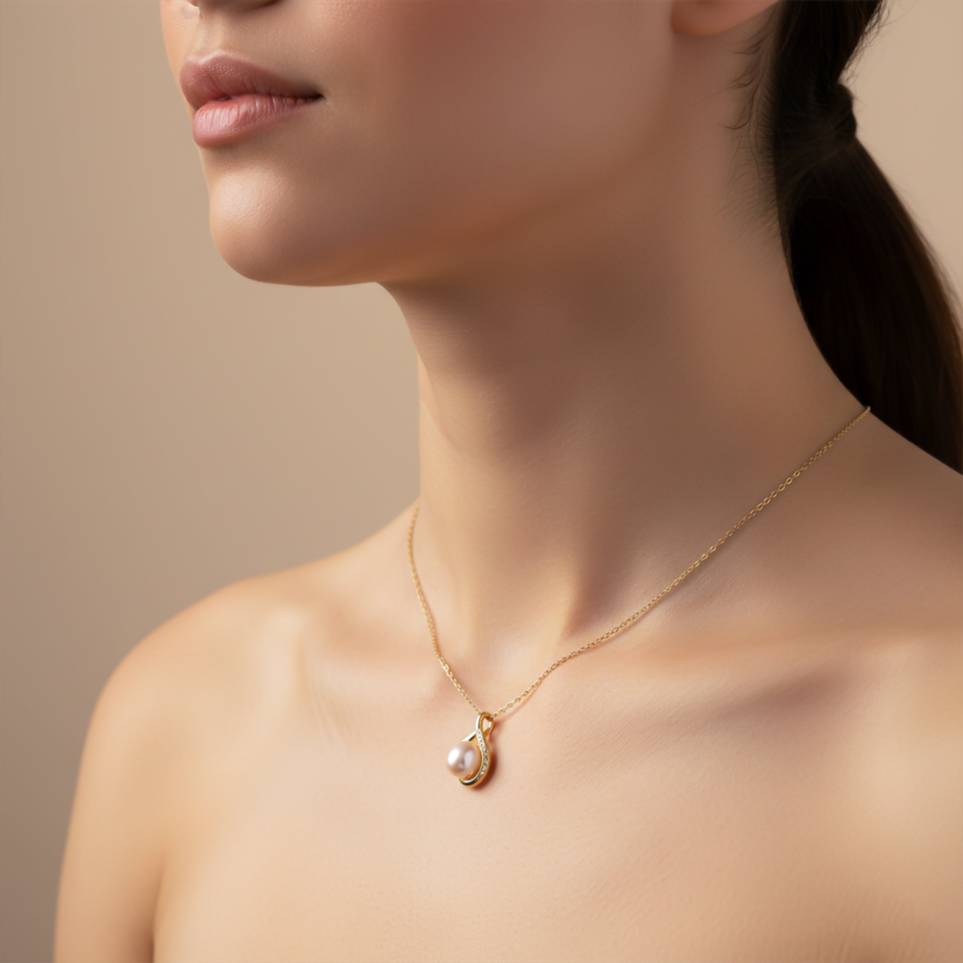 Gold Crystal Heart Pearl Pendant GWN -43