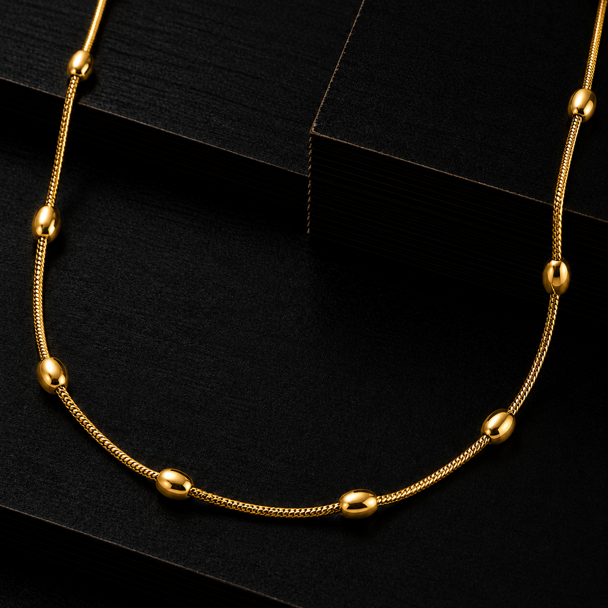 Dainty Gold Station chain GMC -45