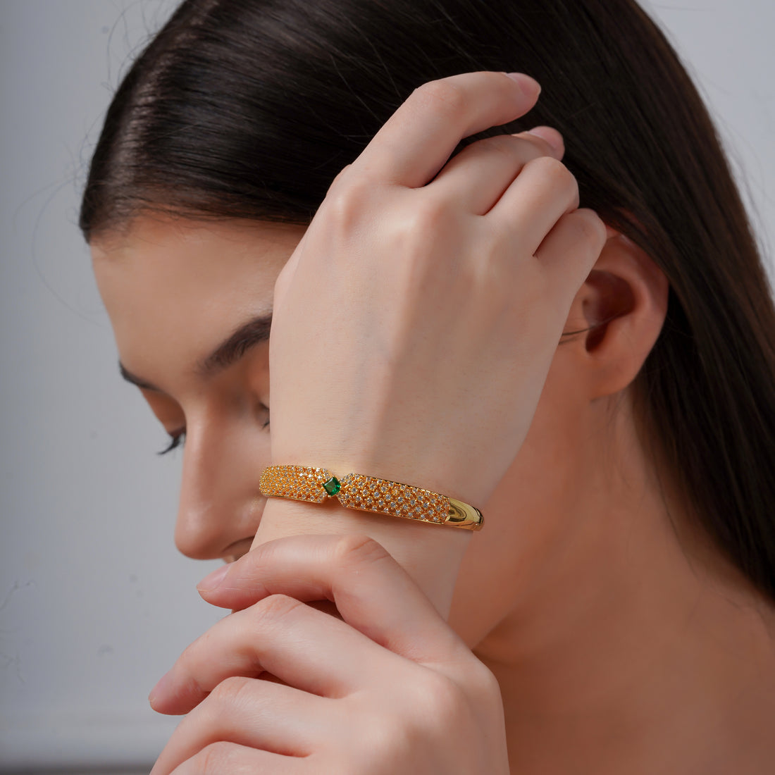 Emerald Radiance Womens Kada