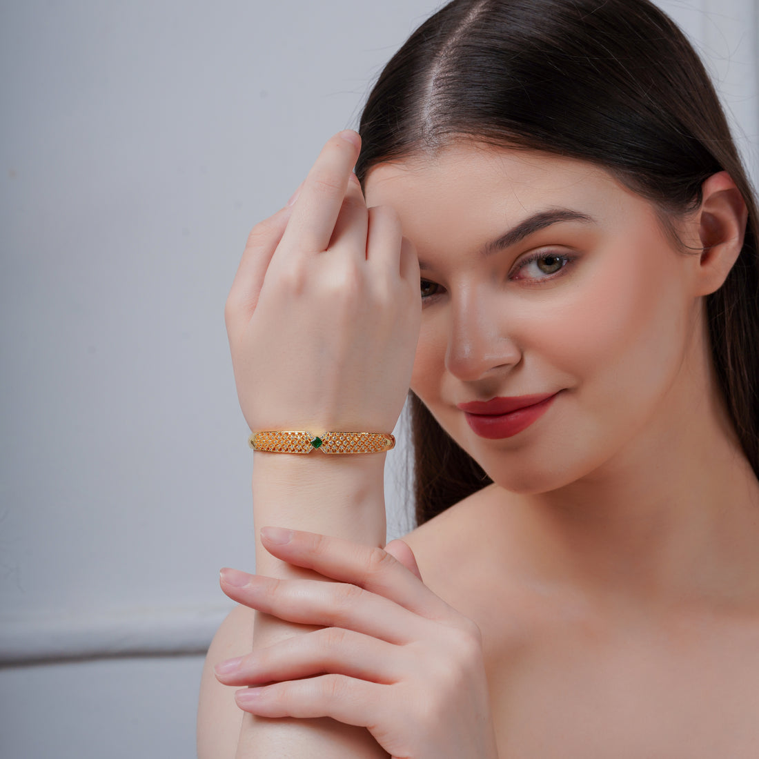 Emerald Radiance Womens Kada