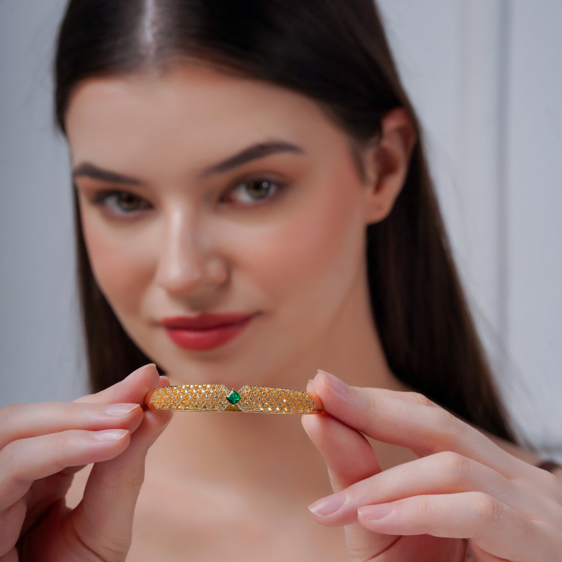 Emerald Radiance Womens Kada