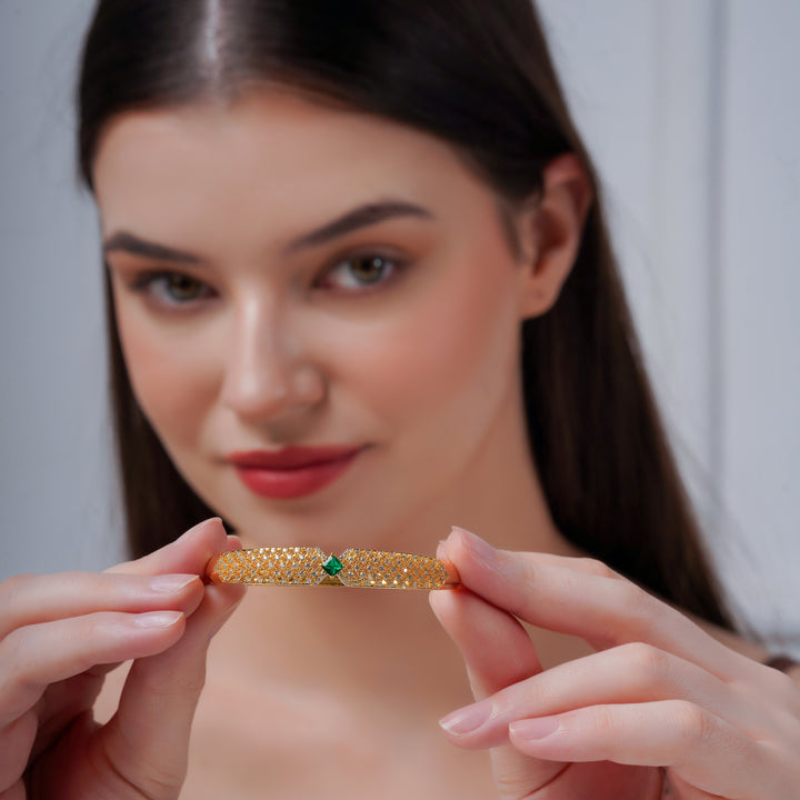 Emerald Radiance Womens Kada