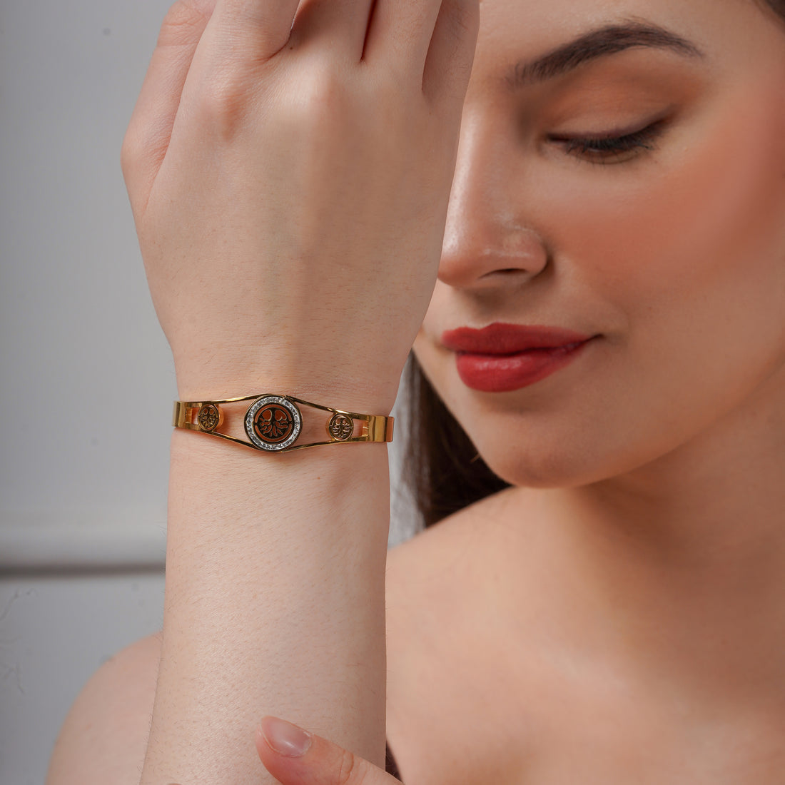 Regalia Emblem Womens Kada