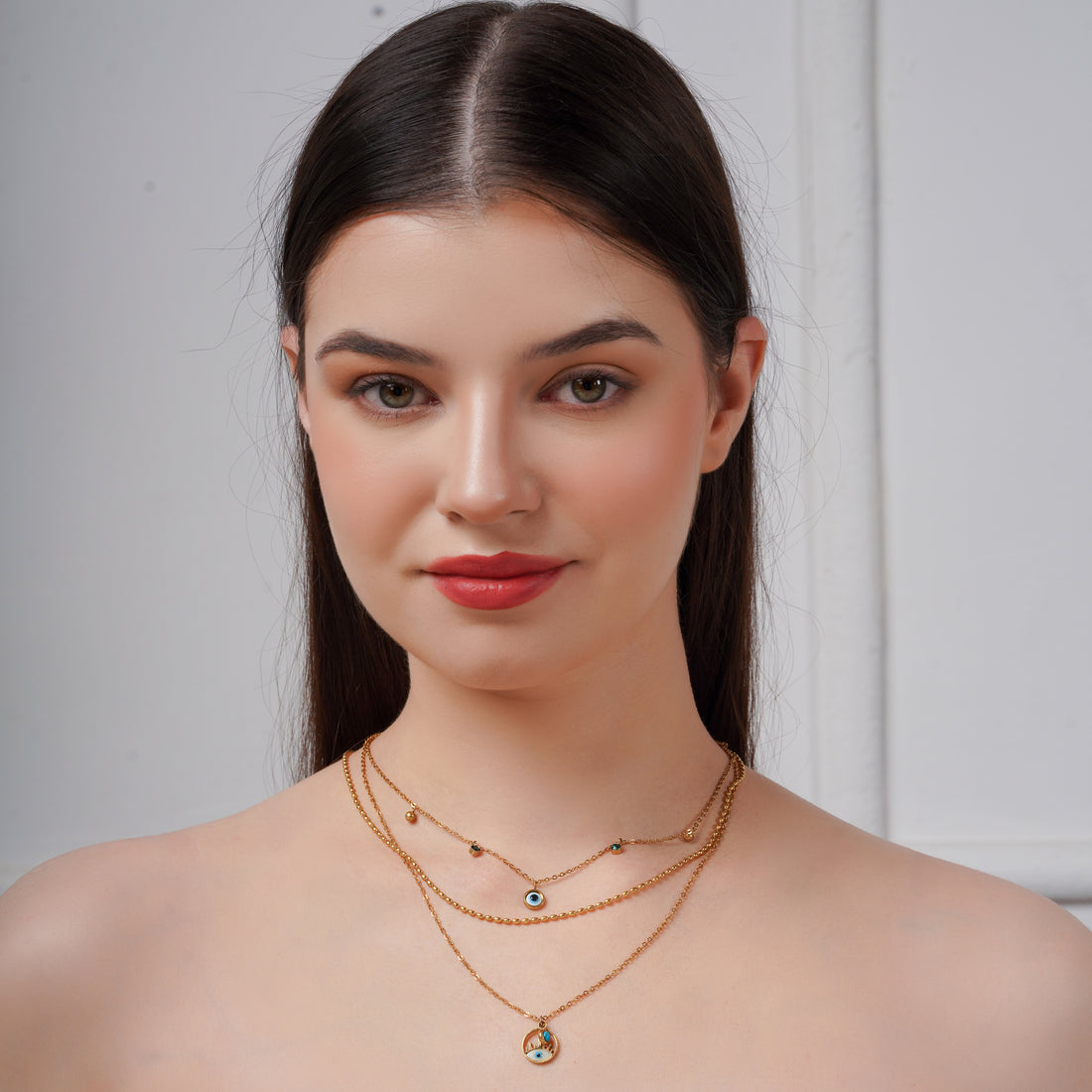 Trinity Aura Womens Necklace
