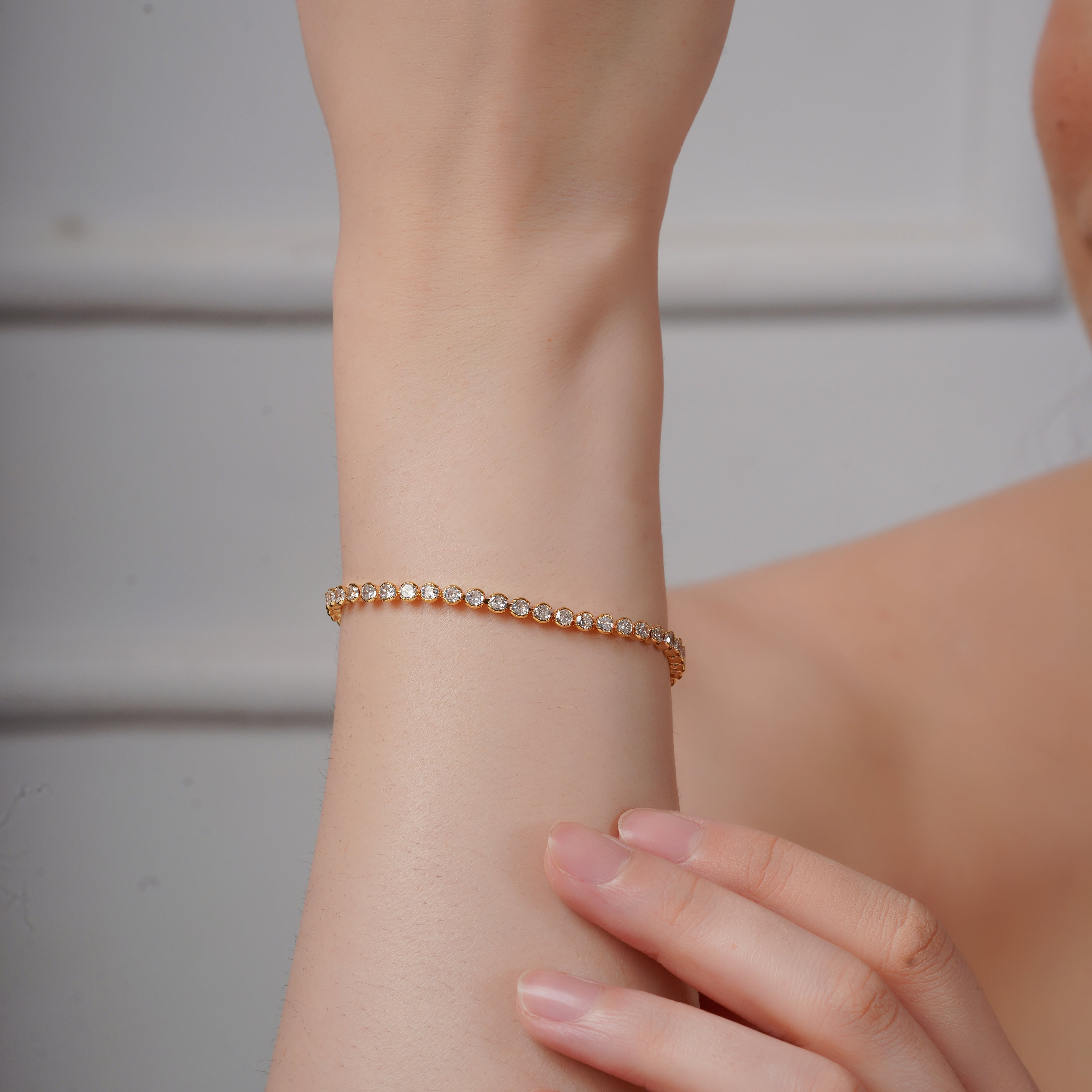 Celestia Glow Womens Bracelet