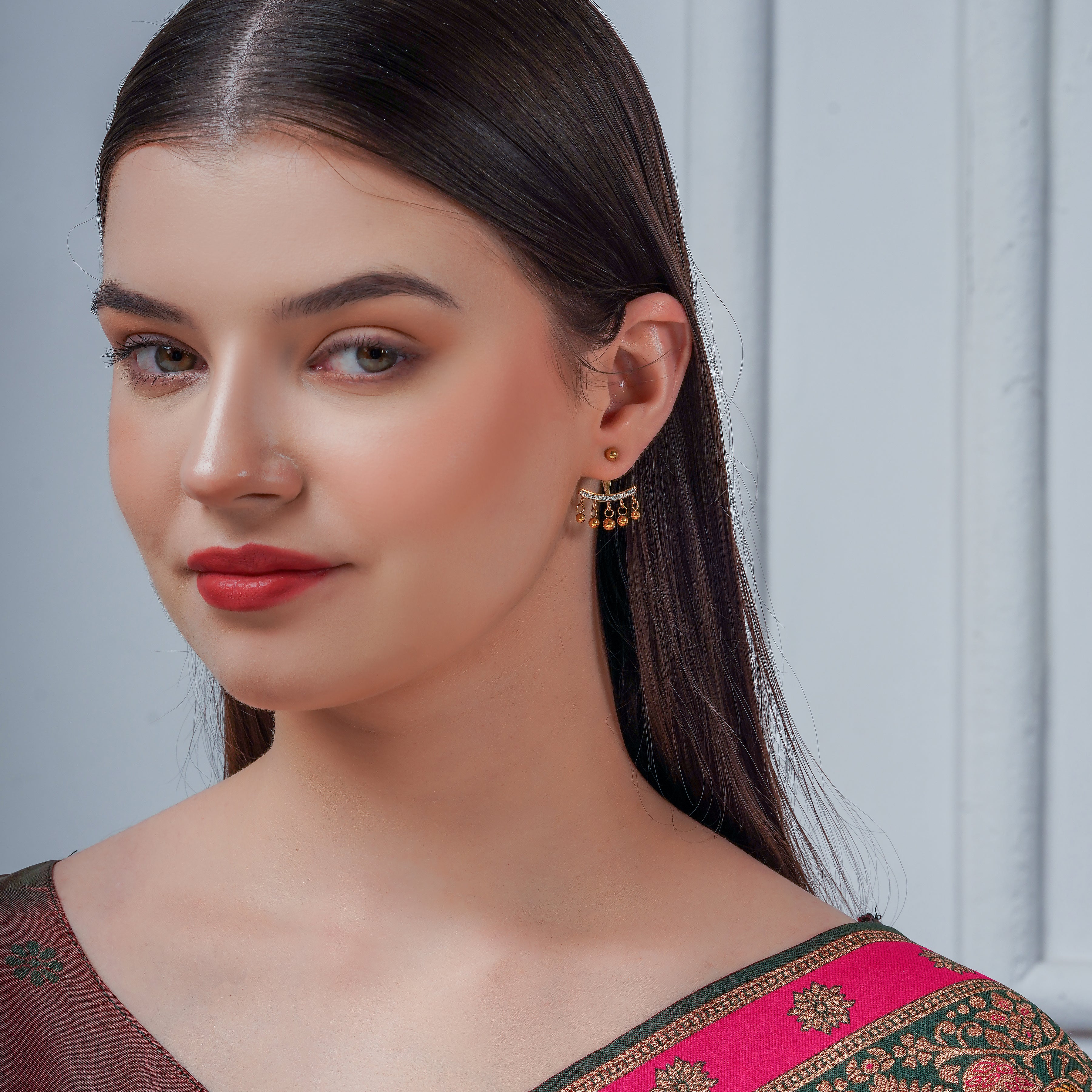 Nupur Arc Womens Earring