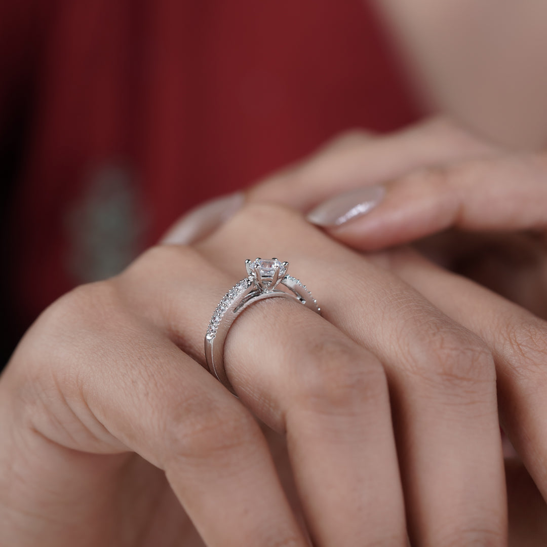 Pari Pave Womens Ring