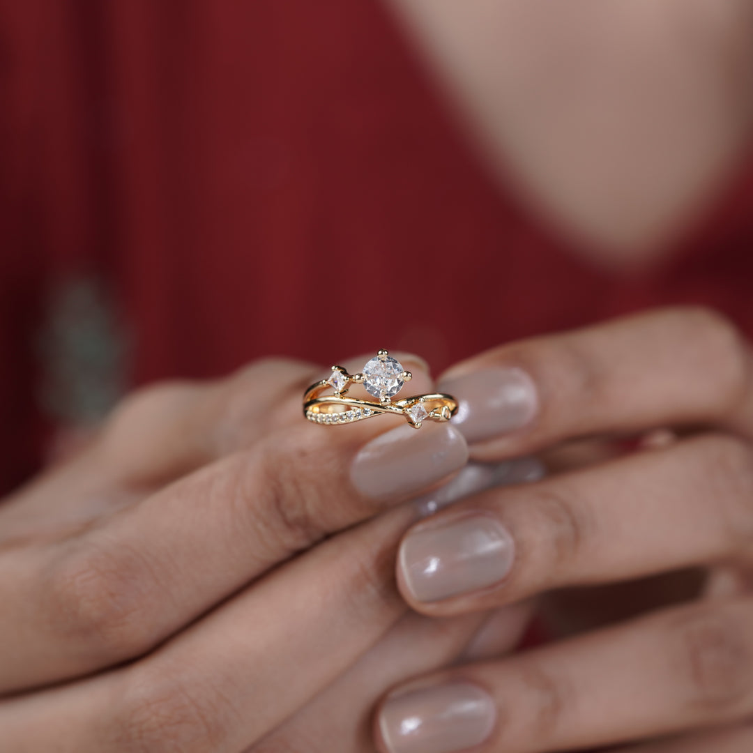 Sneh Knot Womens Ring