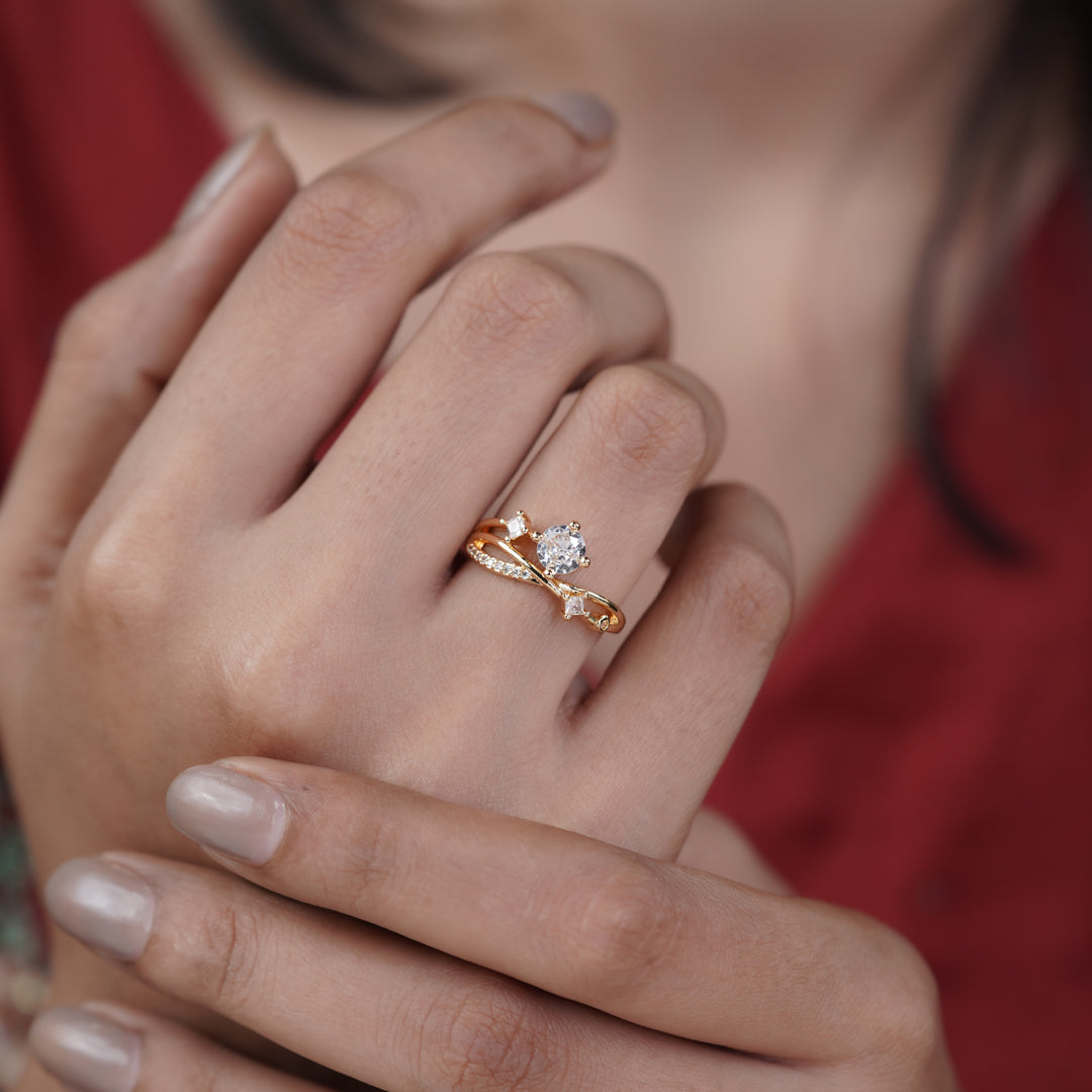 Sneh Knot Womens Ring
