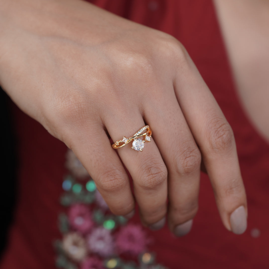 Sneh Knot Womens Ring