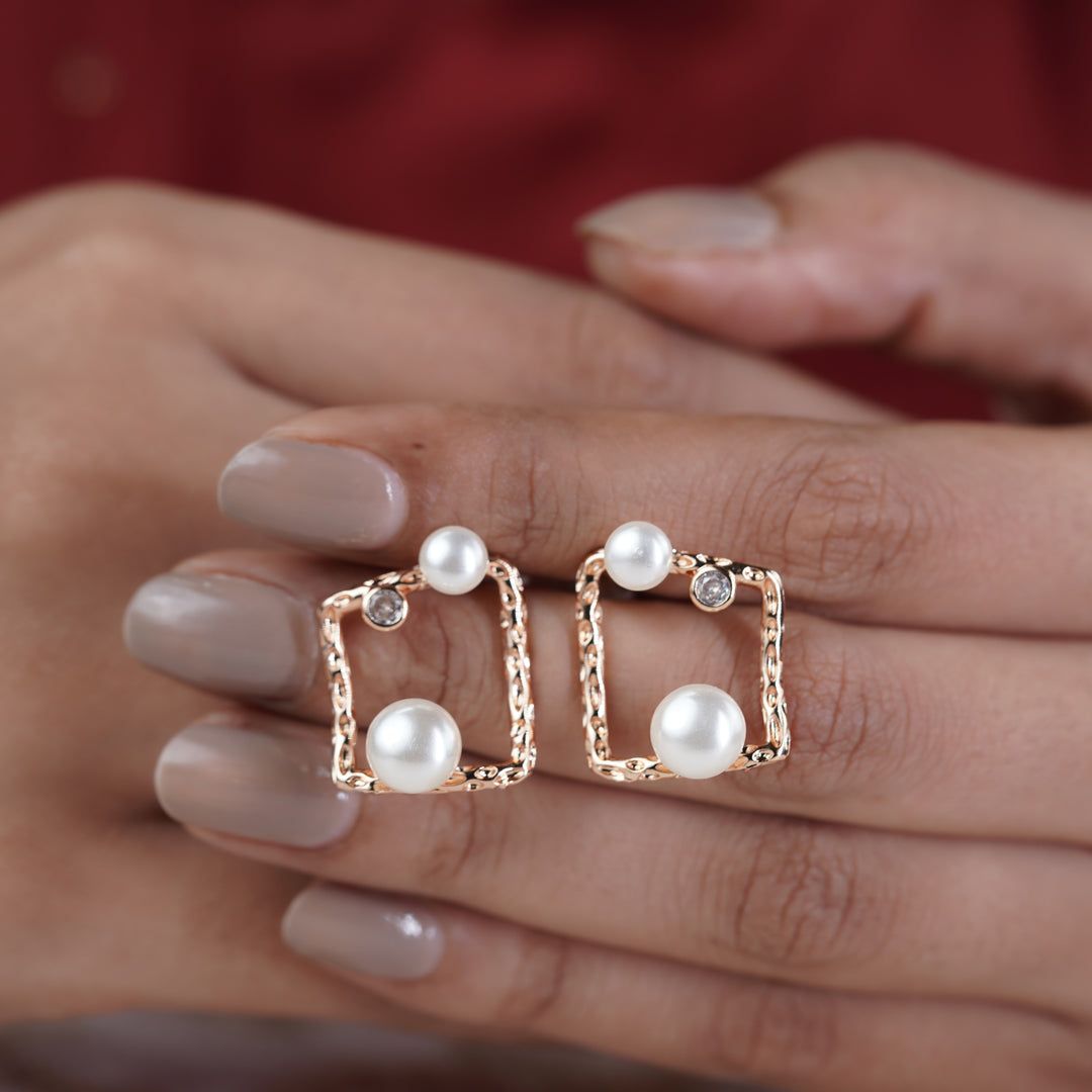 Chandini Pearl Earring