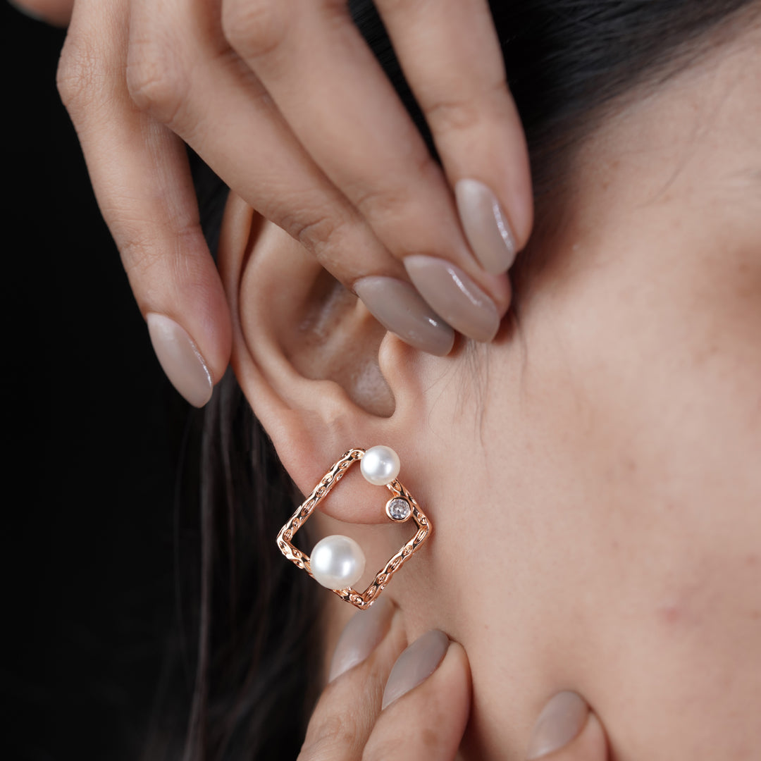 Chandini Pearl Earring