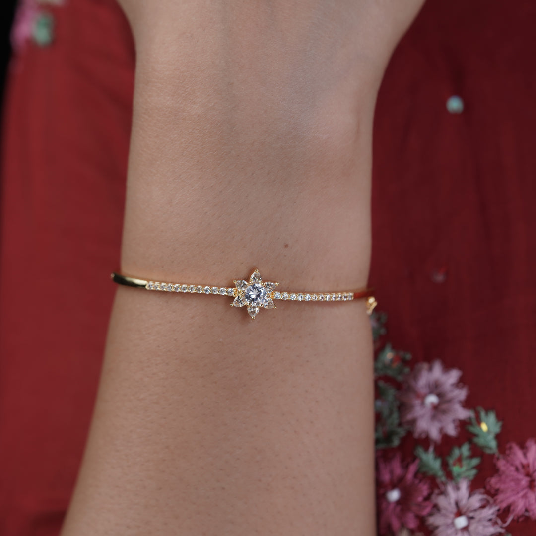 Vaishnavi Womens Kada