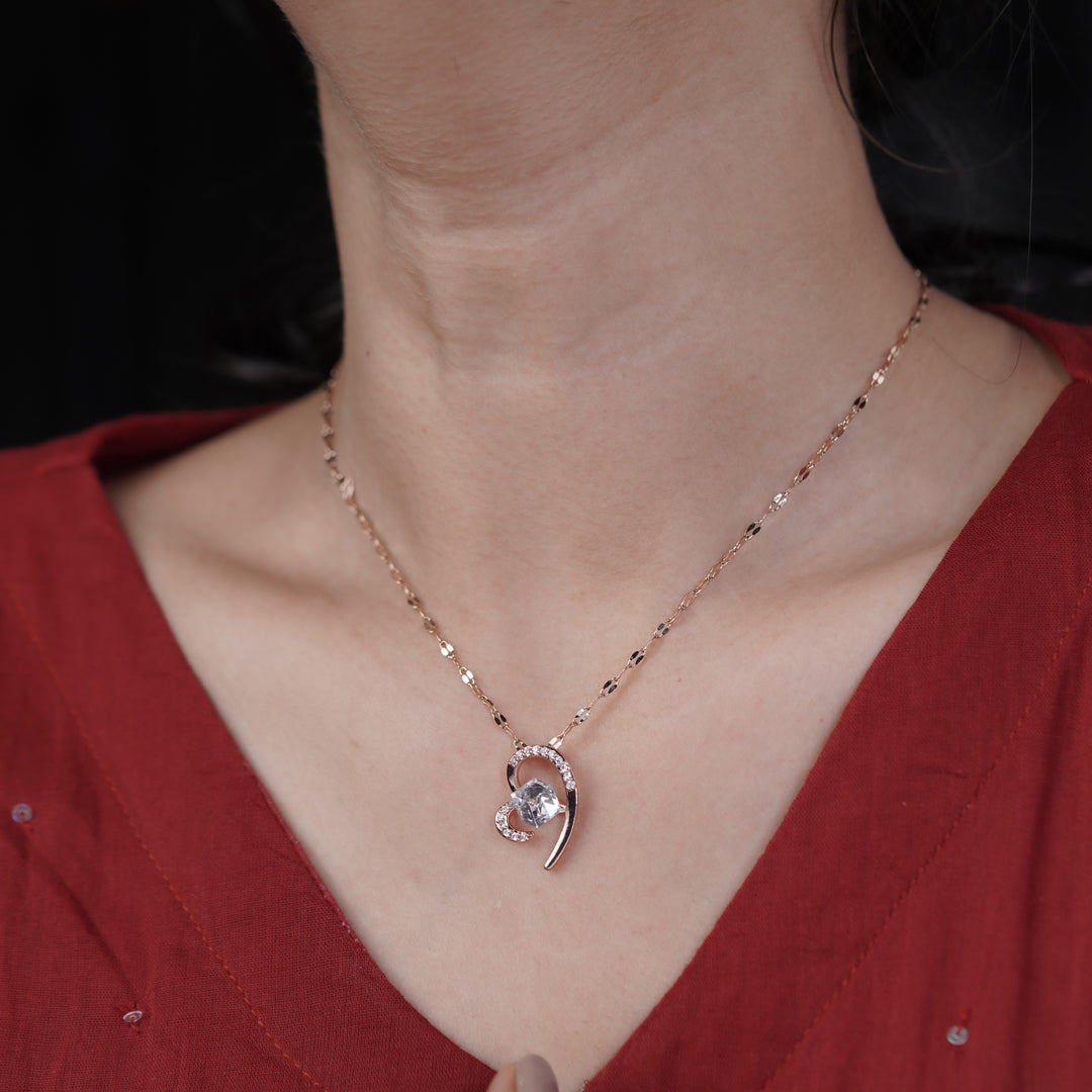 Zaria Womens Neckless