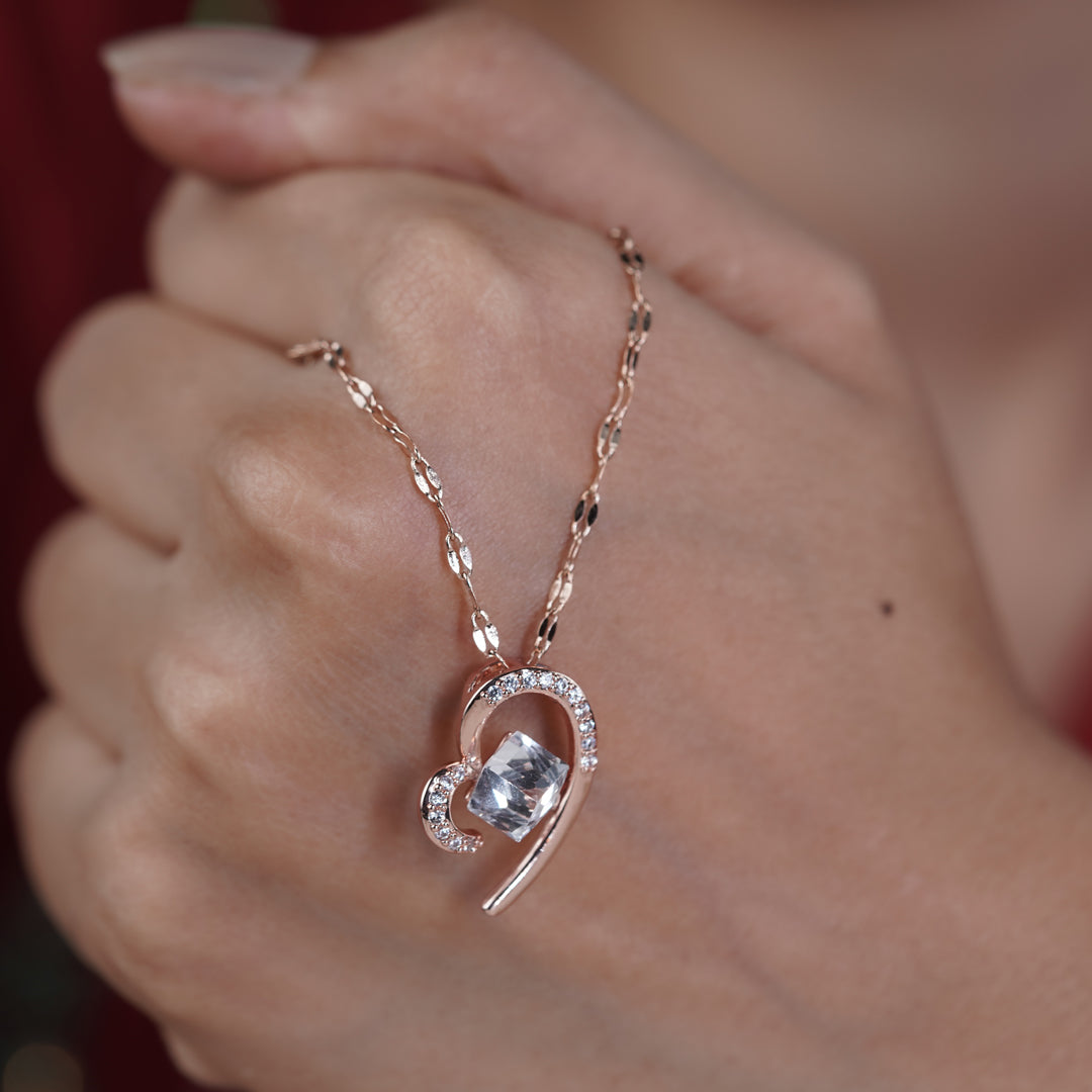 Zaria Womens Neckless