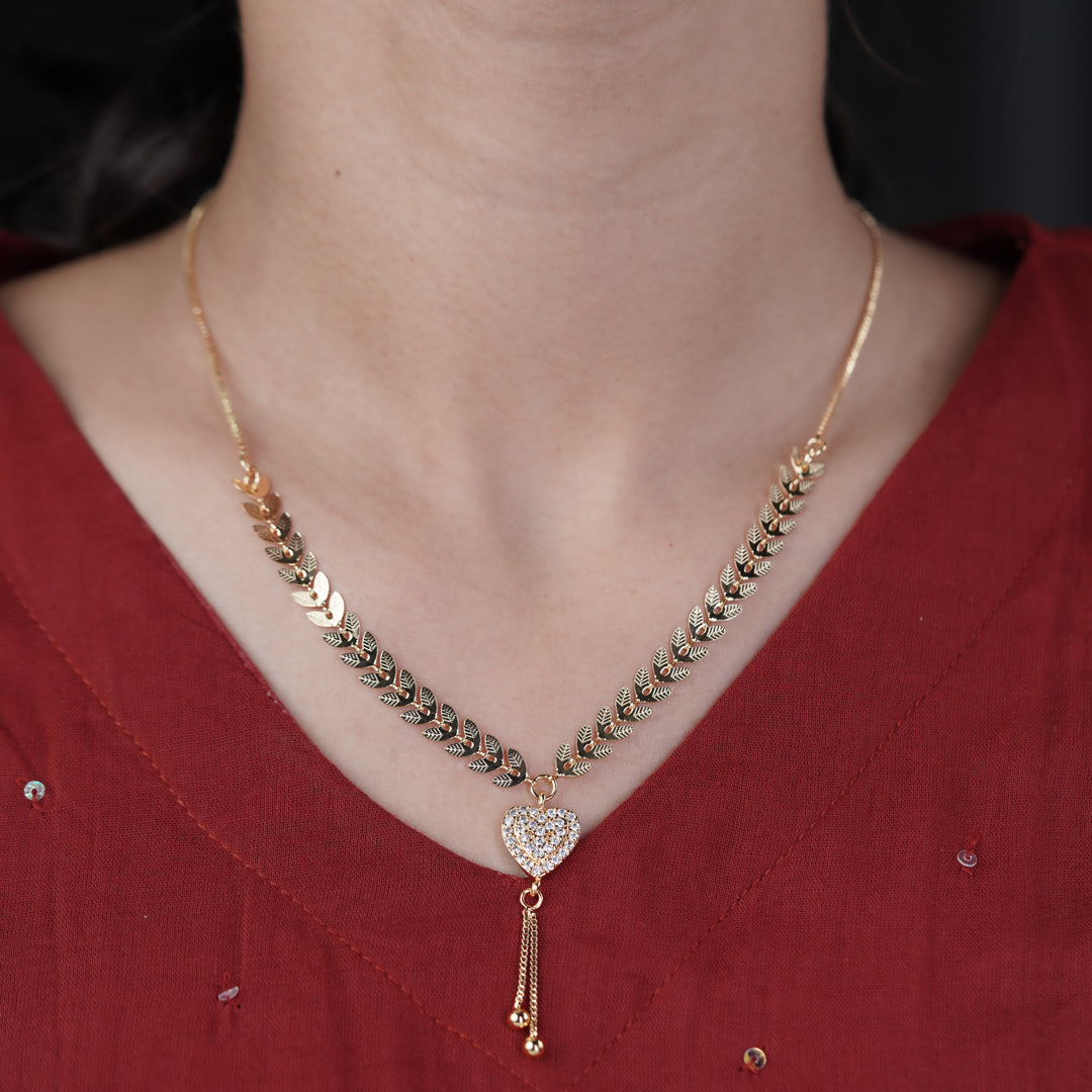 Yama Womens Neckless