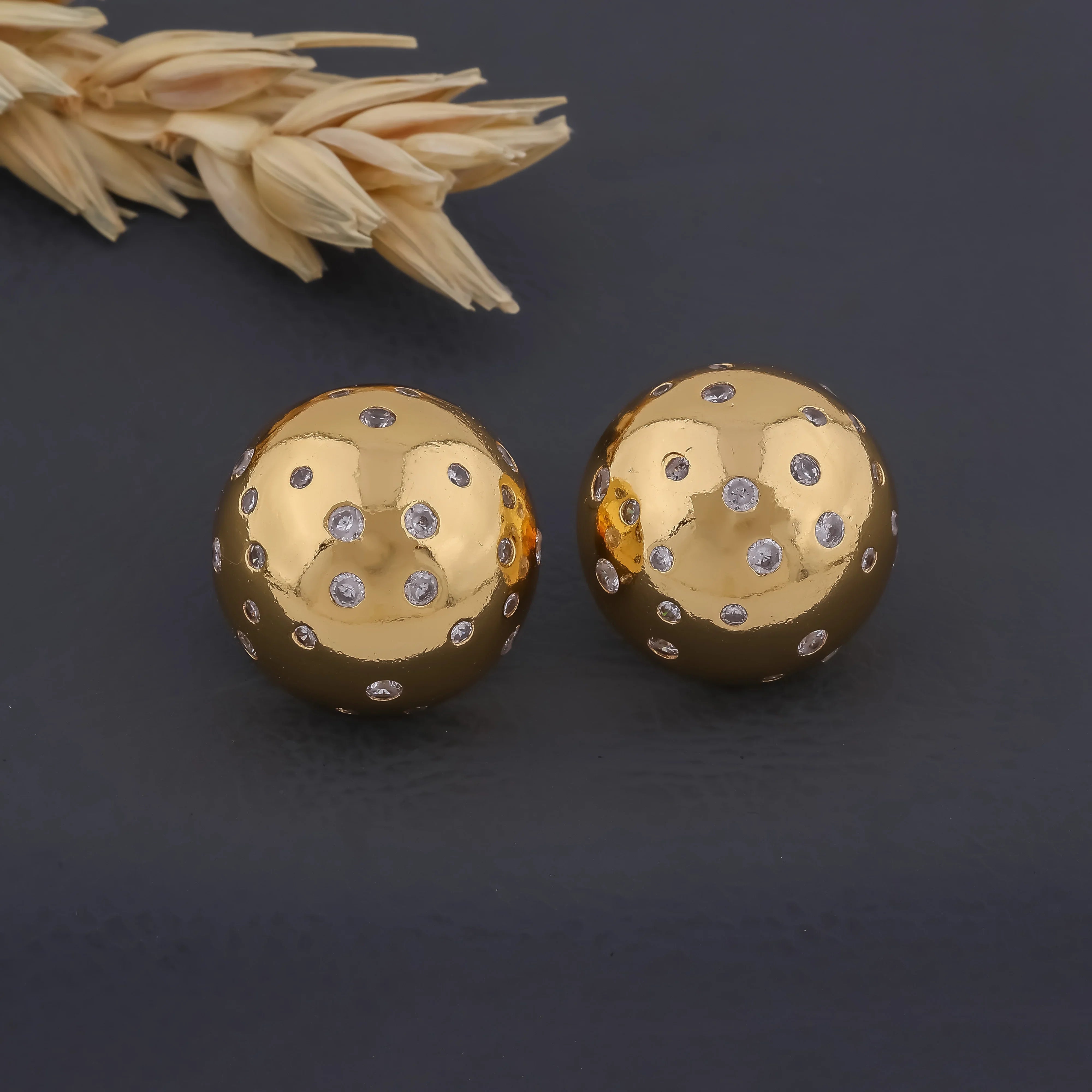Dazzle Dot Earring - Ginostone