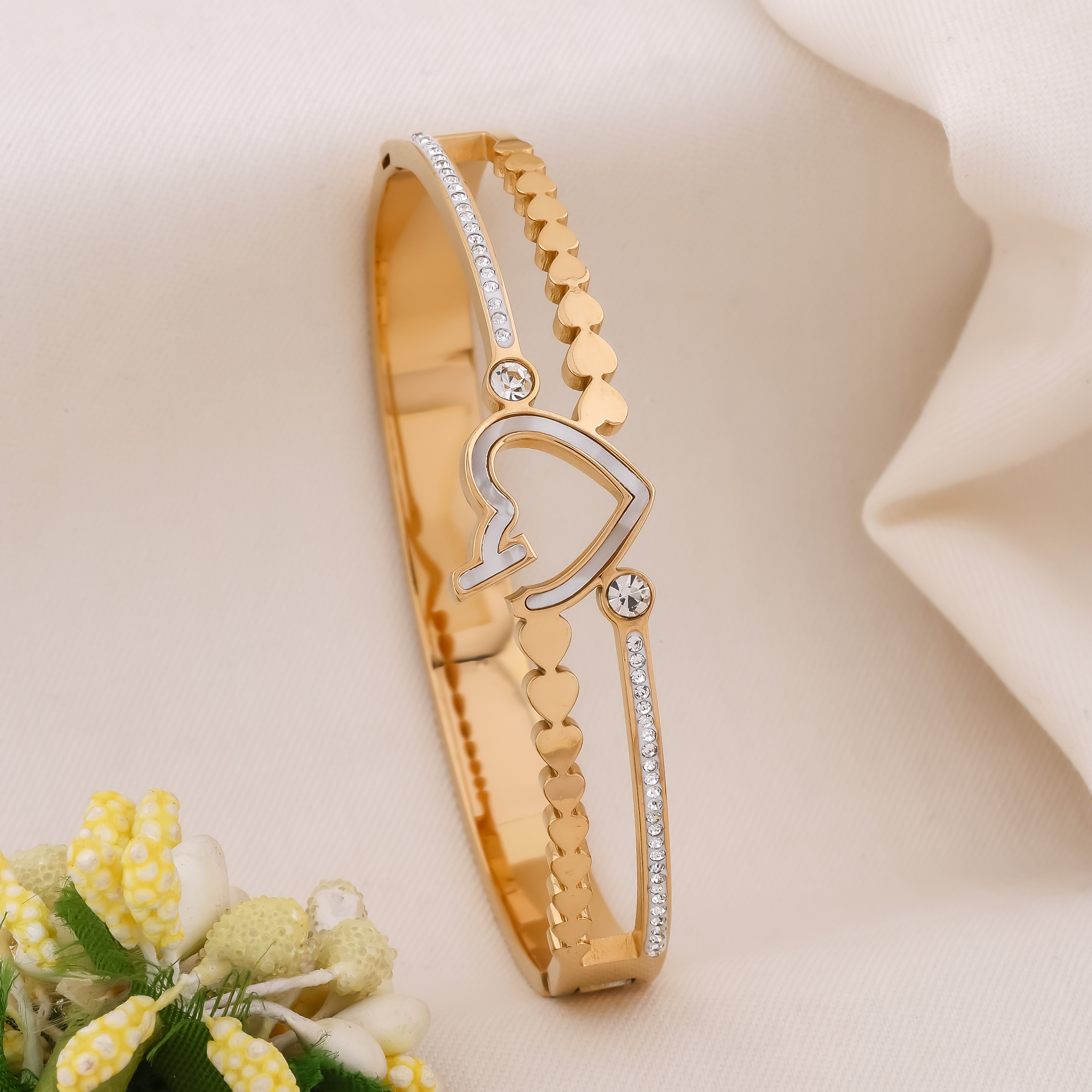 Divya Heart Women Kada Bracelet - Ginostone