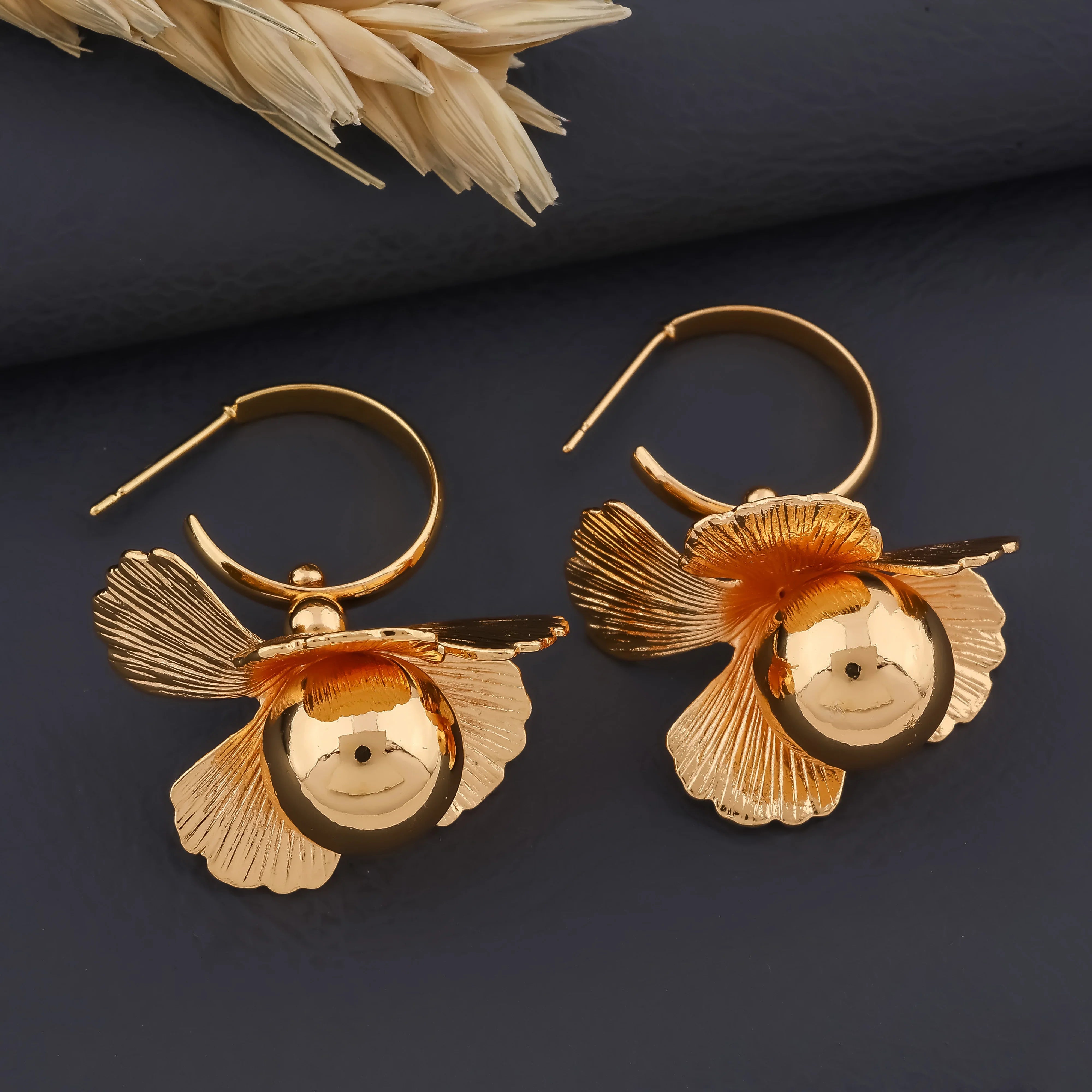 Flora Shine Gold Earring - Ginostone