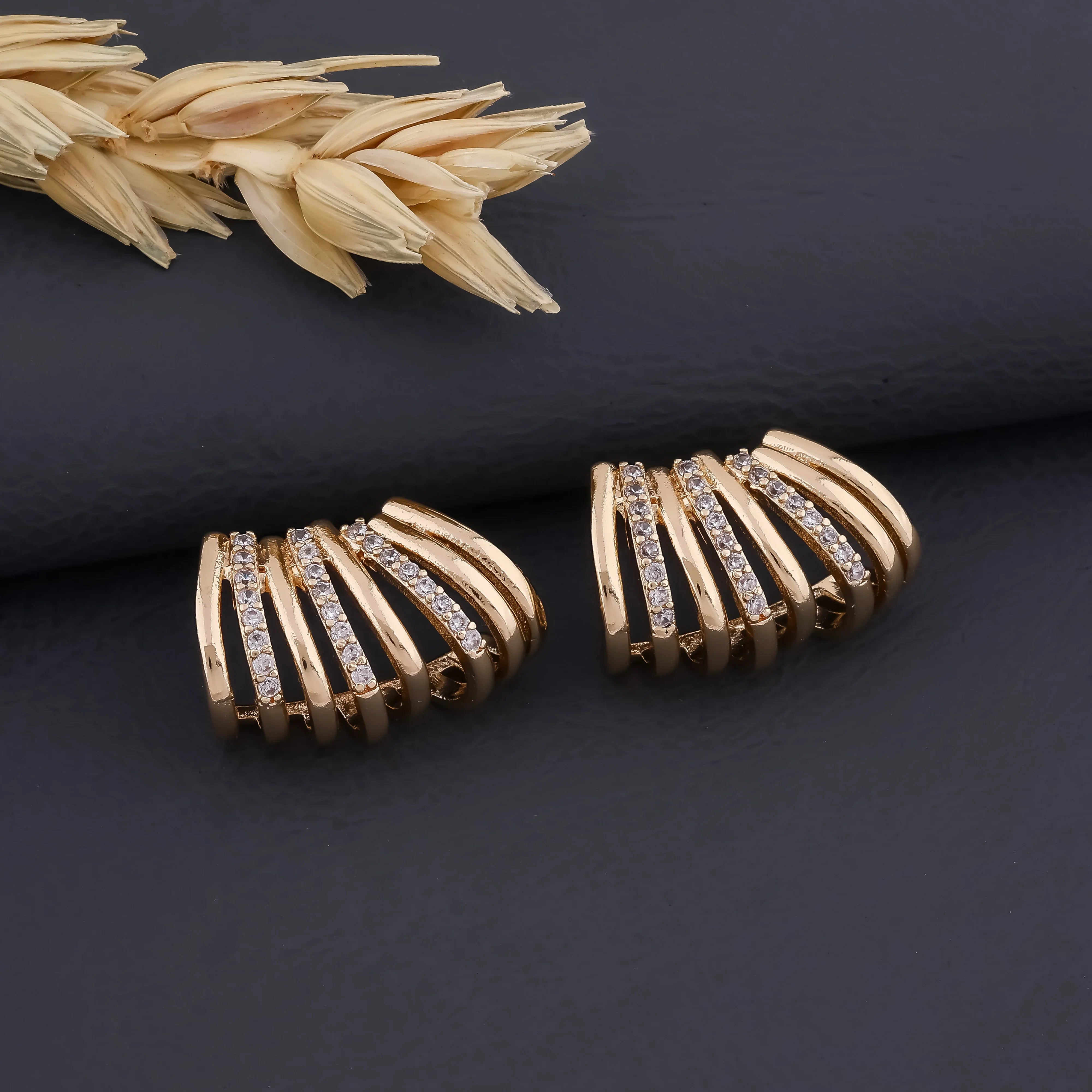 Golden Wave Studs Earring - Ginostone