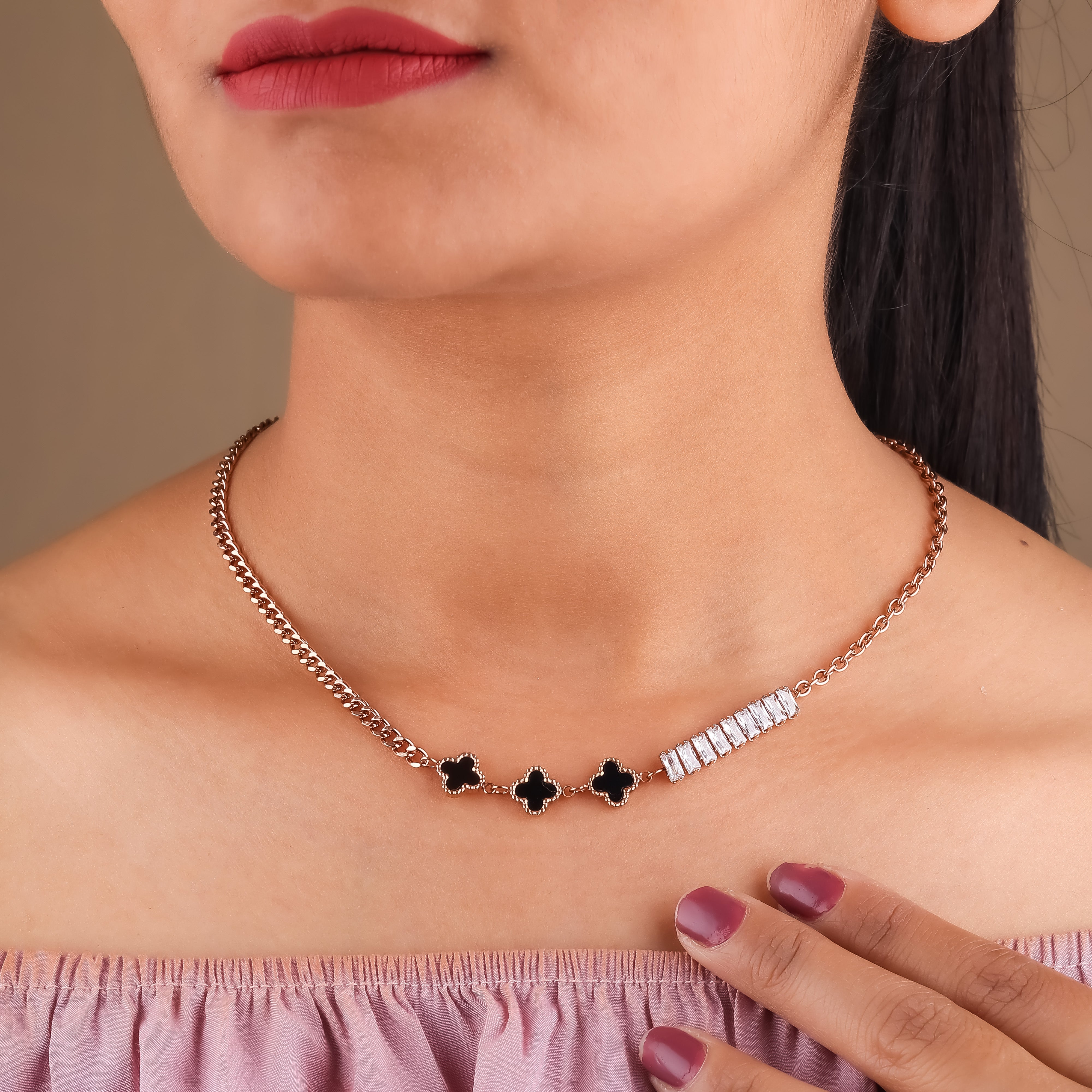 Clover Black Women's chain Pendant - Ginostone