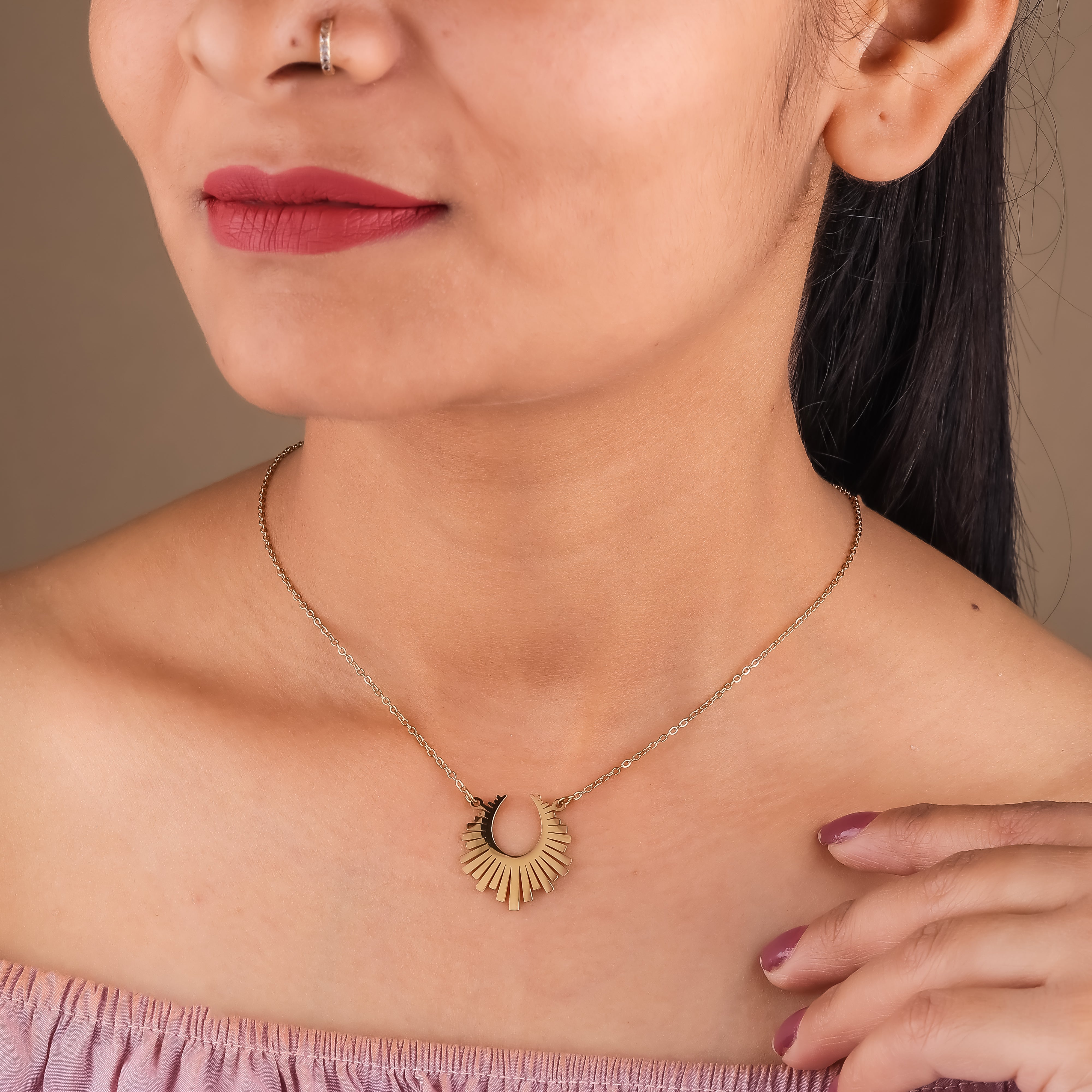 Pihu Sun chain Pendant necklace - Ginostone