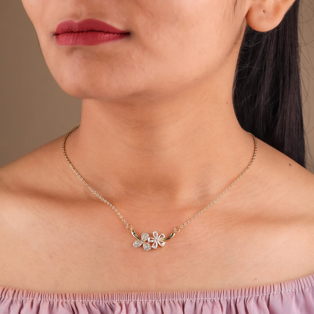 Purvi Diamond Flower chain Pendant necklace - Ginostone