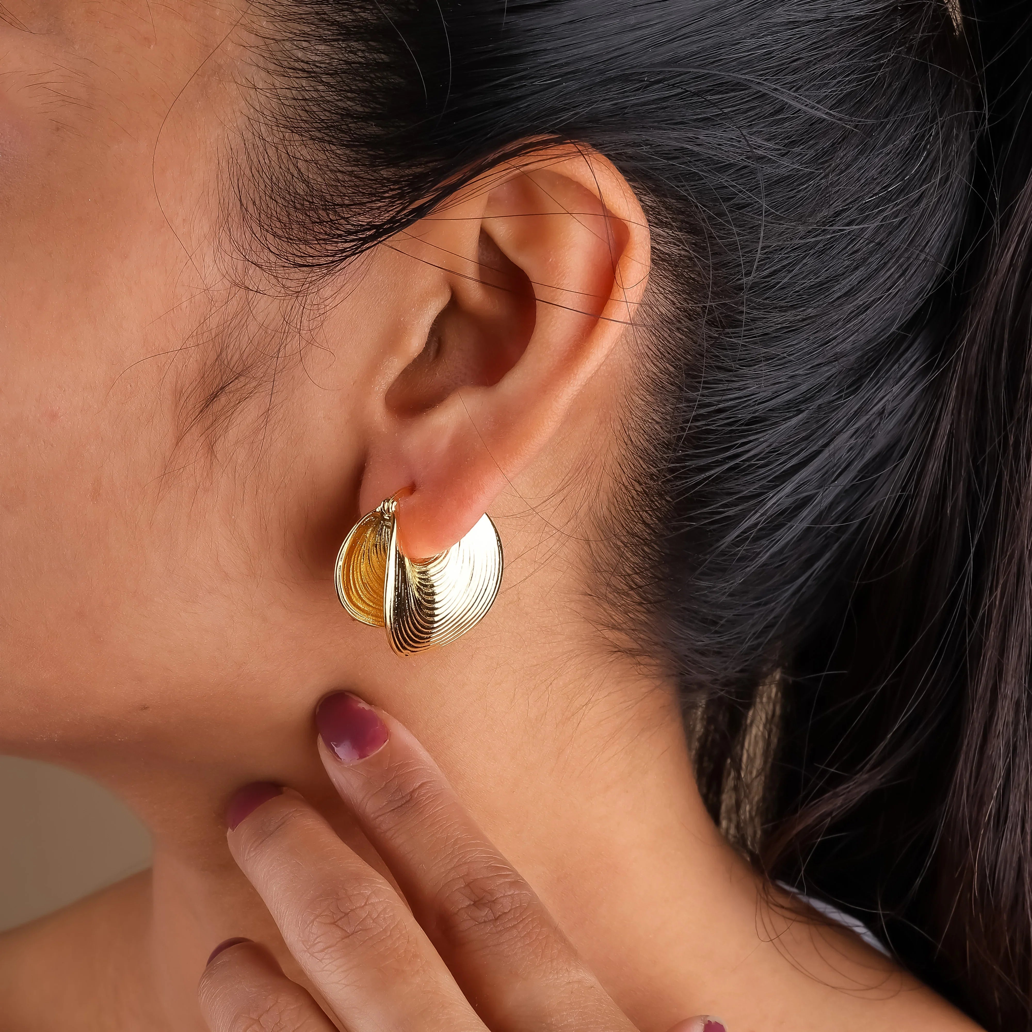 Waves Gold Hoops Earring - Ginostone