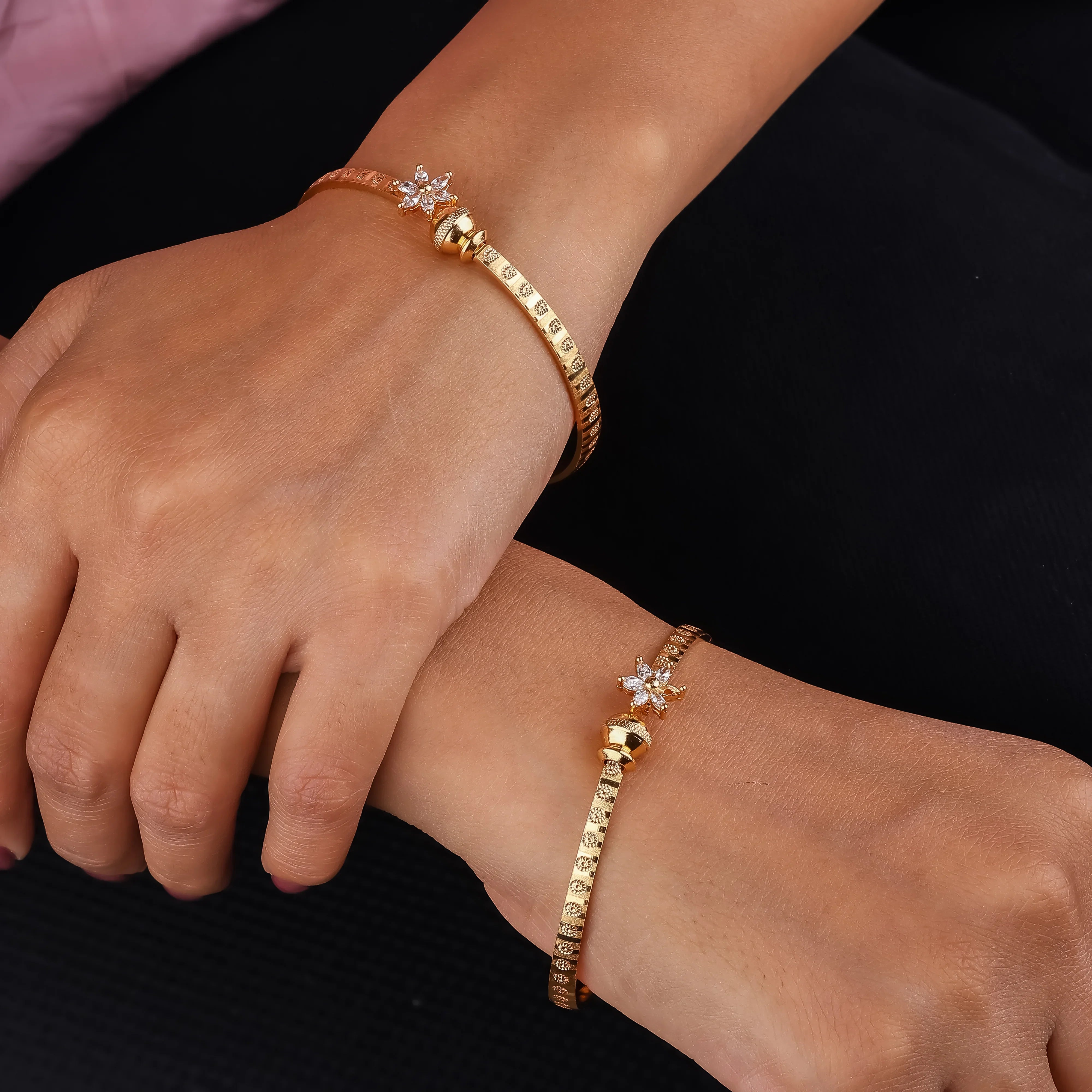 Floral Stone Free Size Bangle - Ginostone