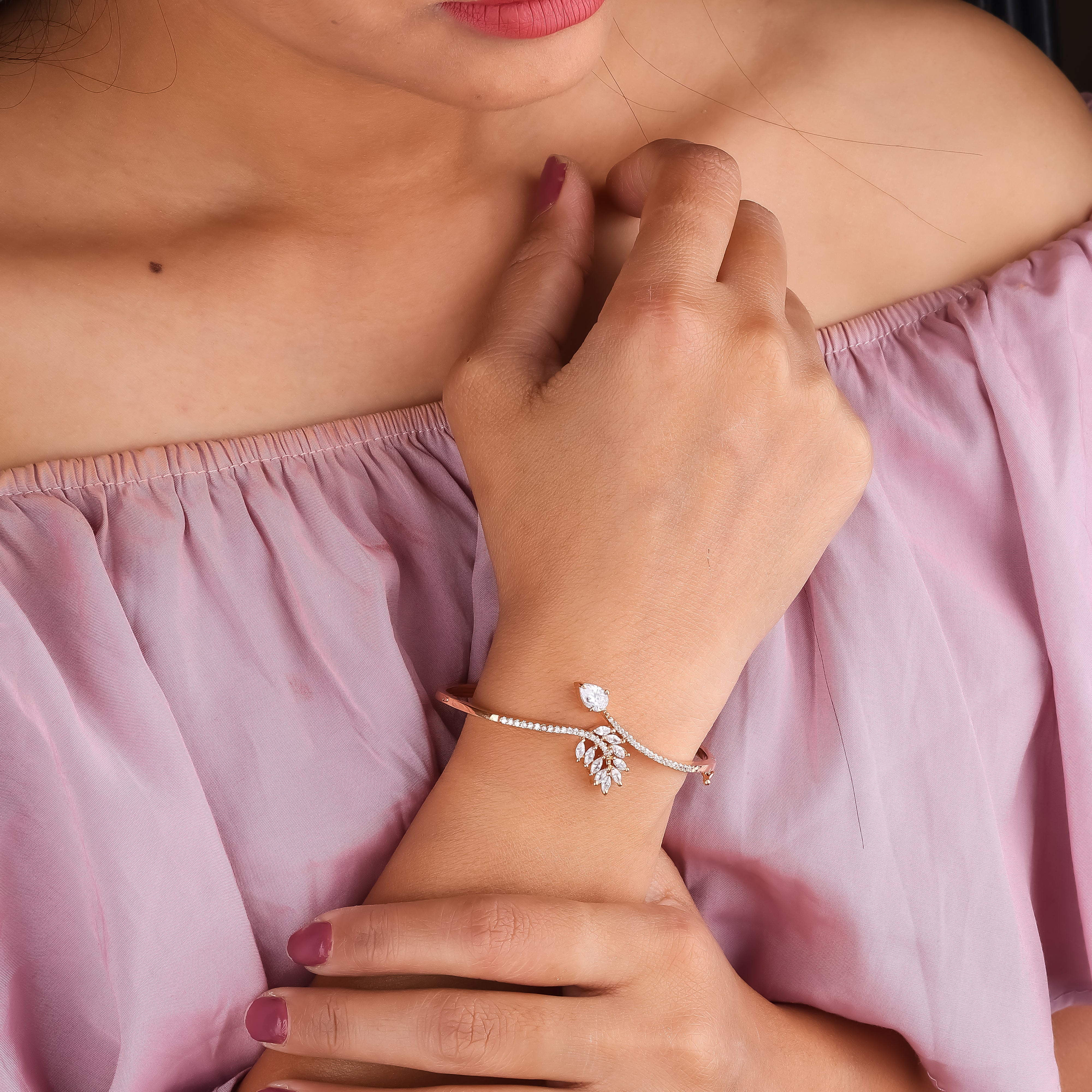 Ziya Women Daimond Kada - Ginostone