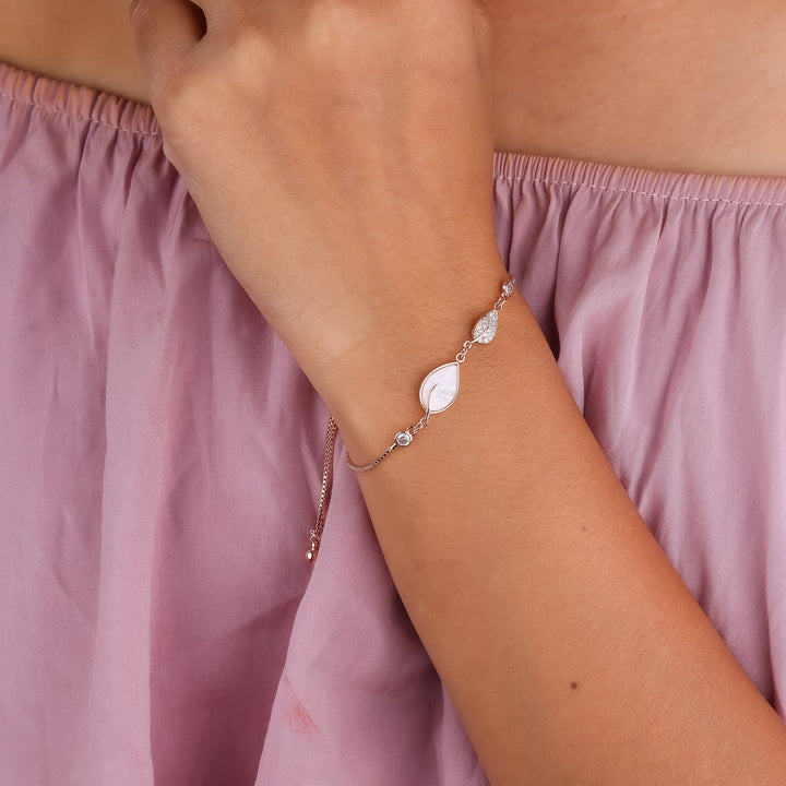 Resin Leaf Hand Bracelet - Ginostone