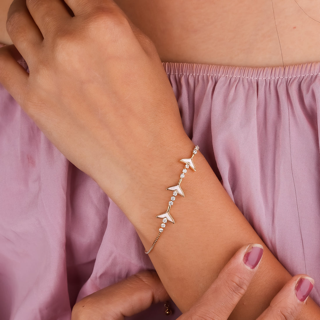Resin Fish Tail  Hand Bracelet - Ginostone