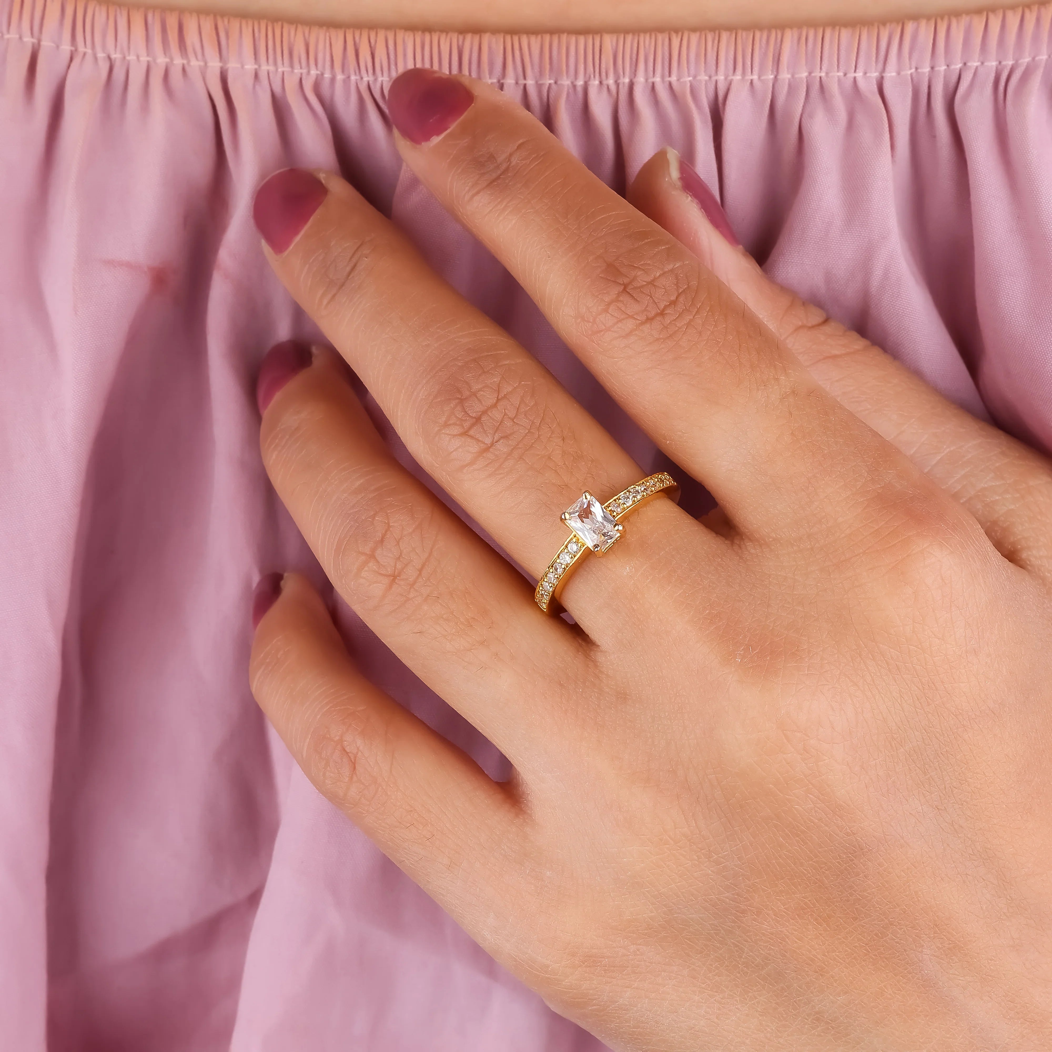 Leena Spark Women's Ring - Ginostone