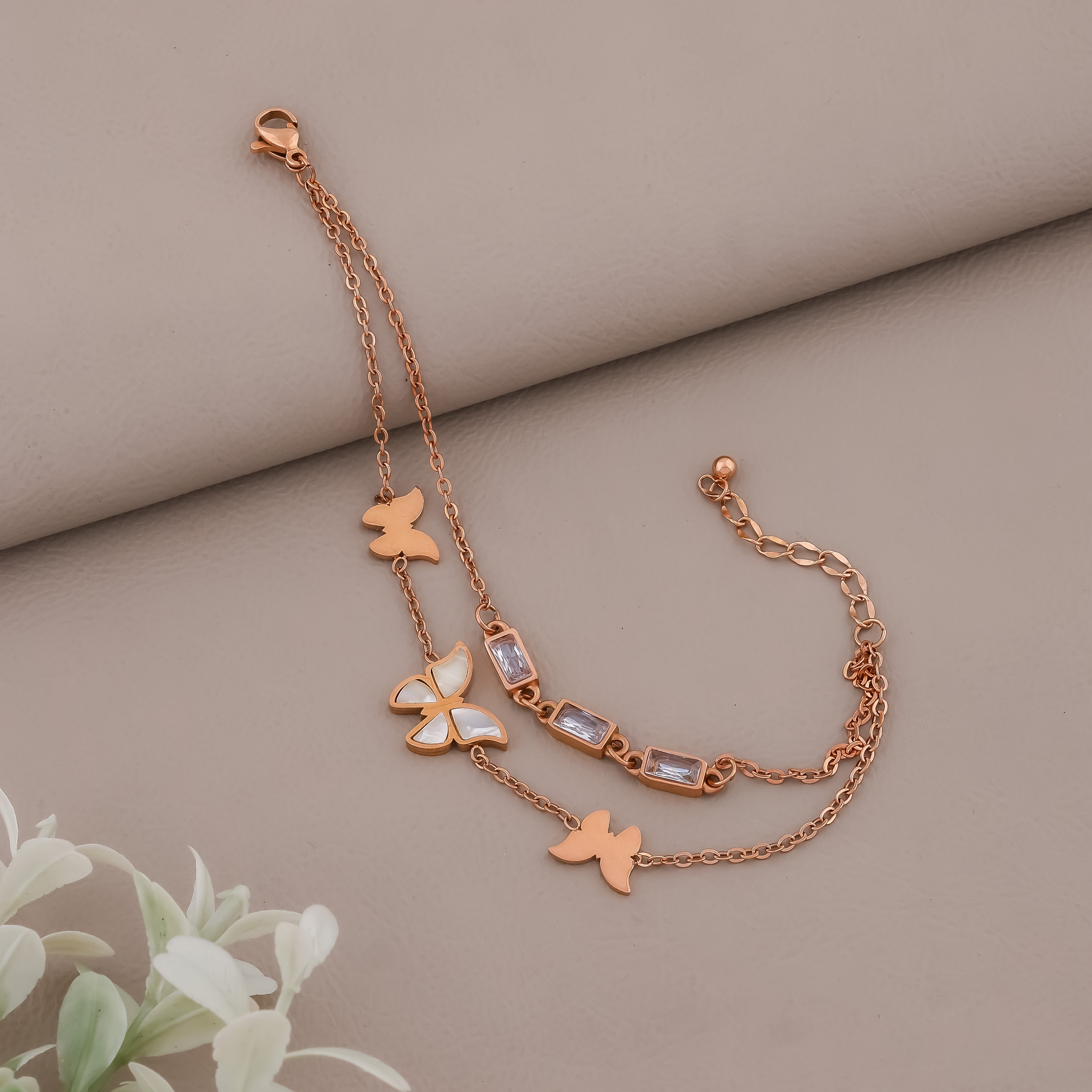 Isha Spark Hand Bracelet - Ginostone