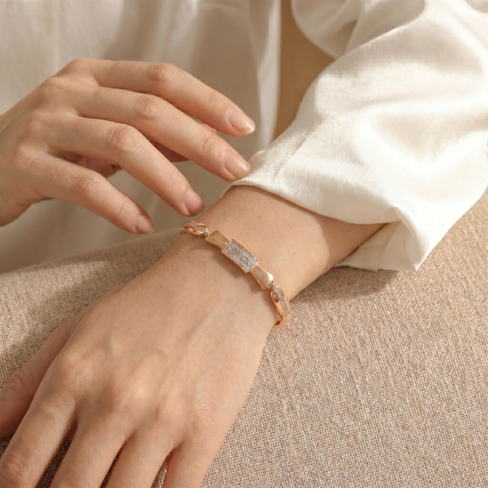 Trendy Rose Gold Crystal Bracelet GWB -171