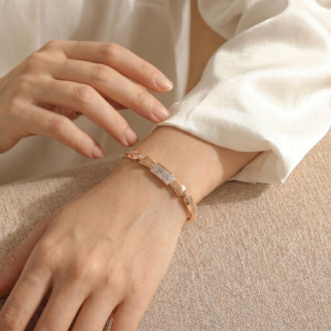 Trendy Rose Gold Crystal Bracelet GWB -171