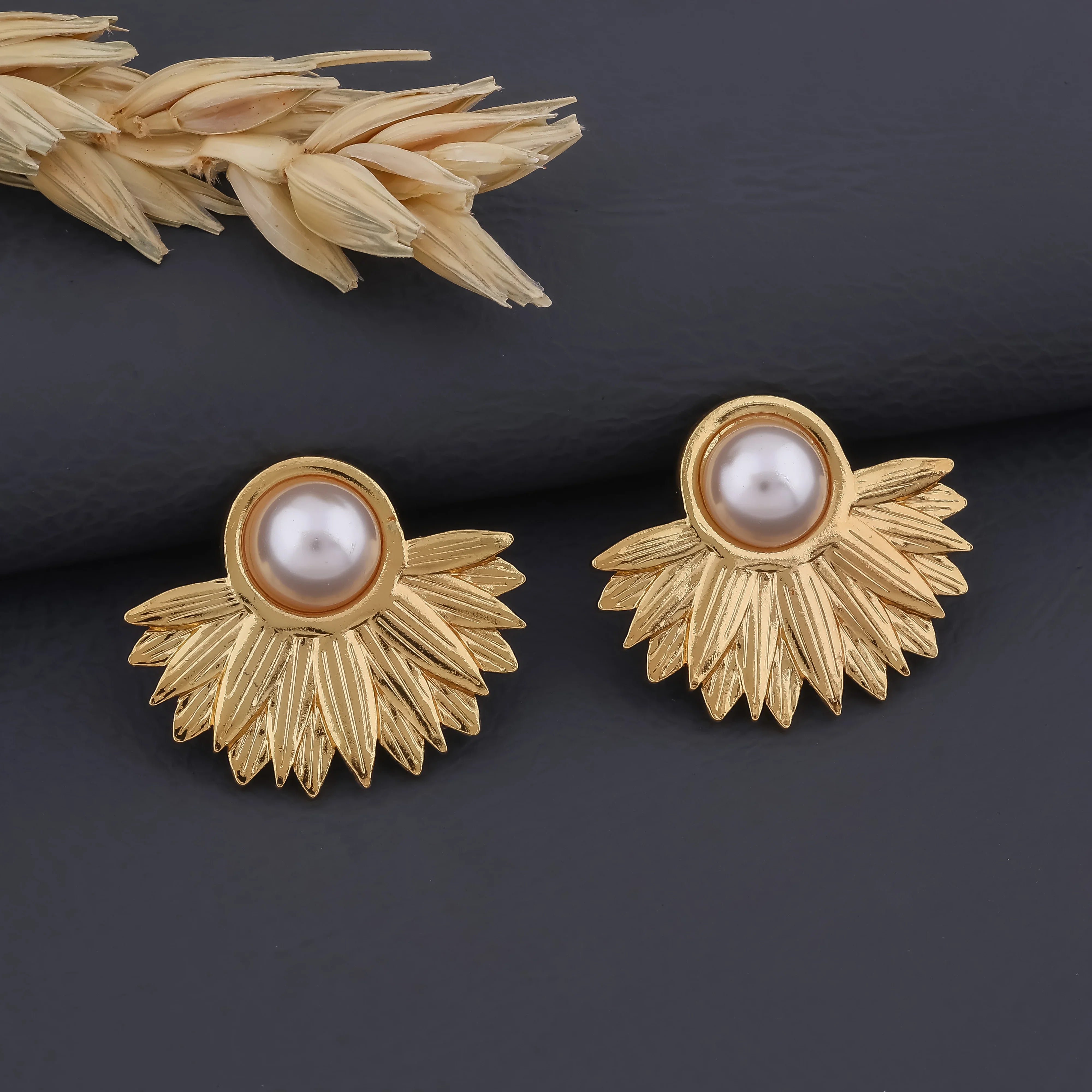 Pearl Hoop Earring - Ginostone