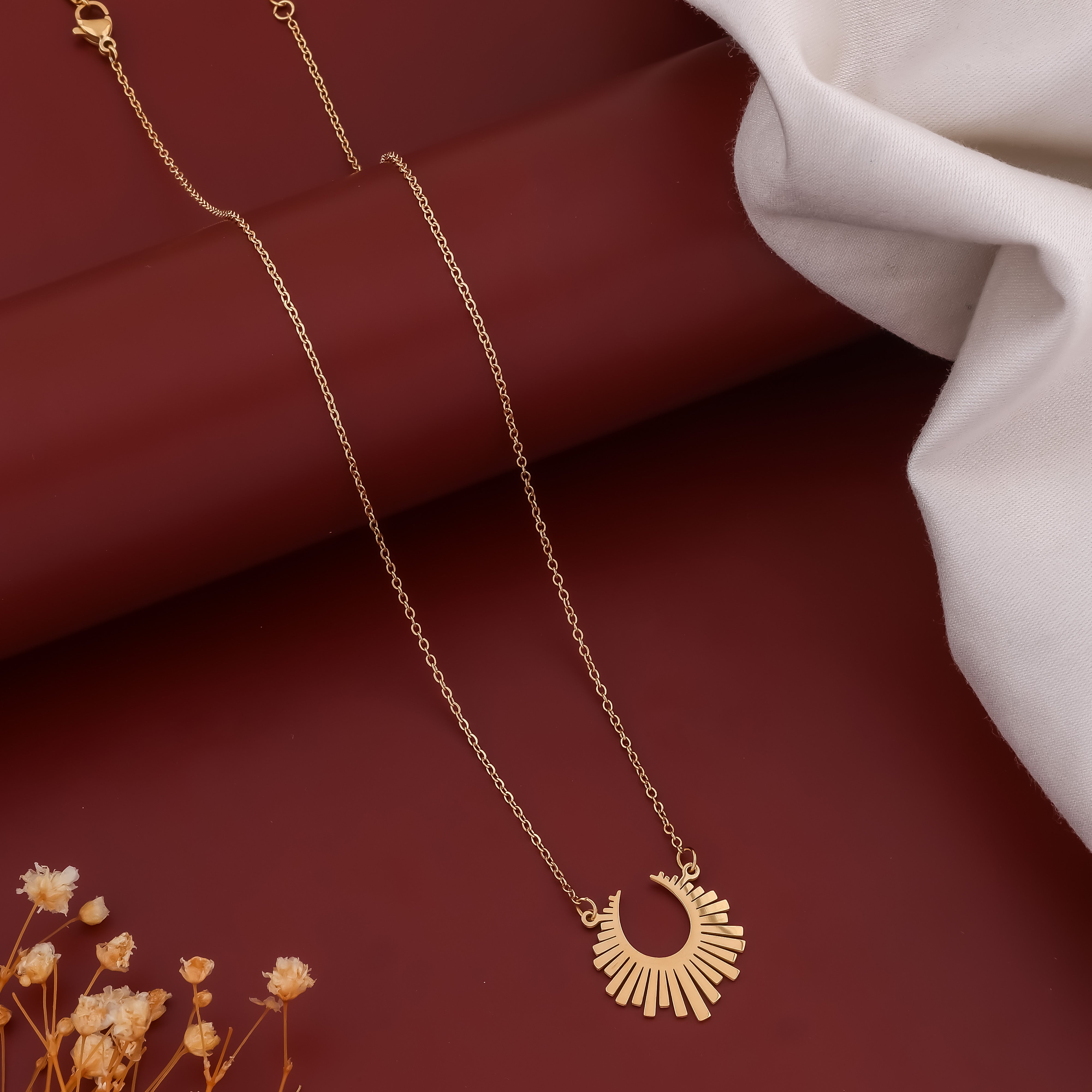 Pihu Sun chain Pendant necklace - Ginostone