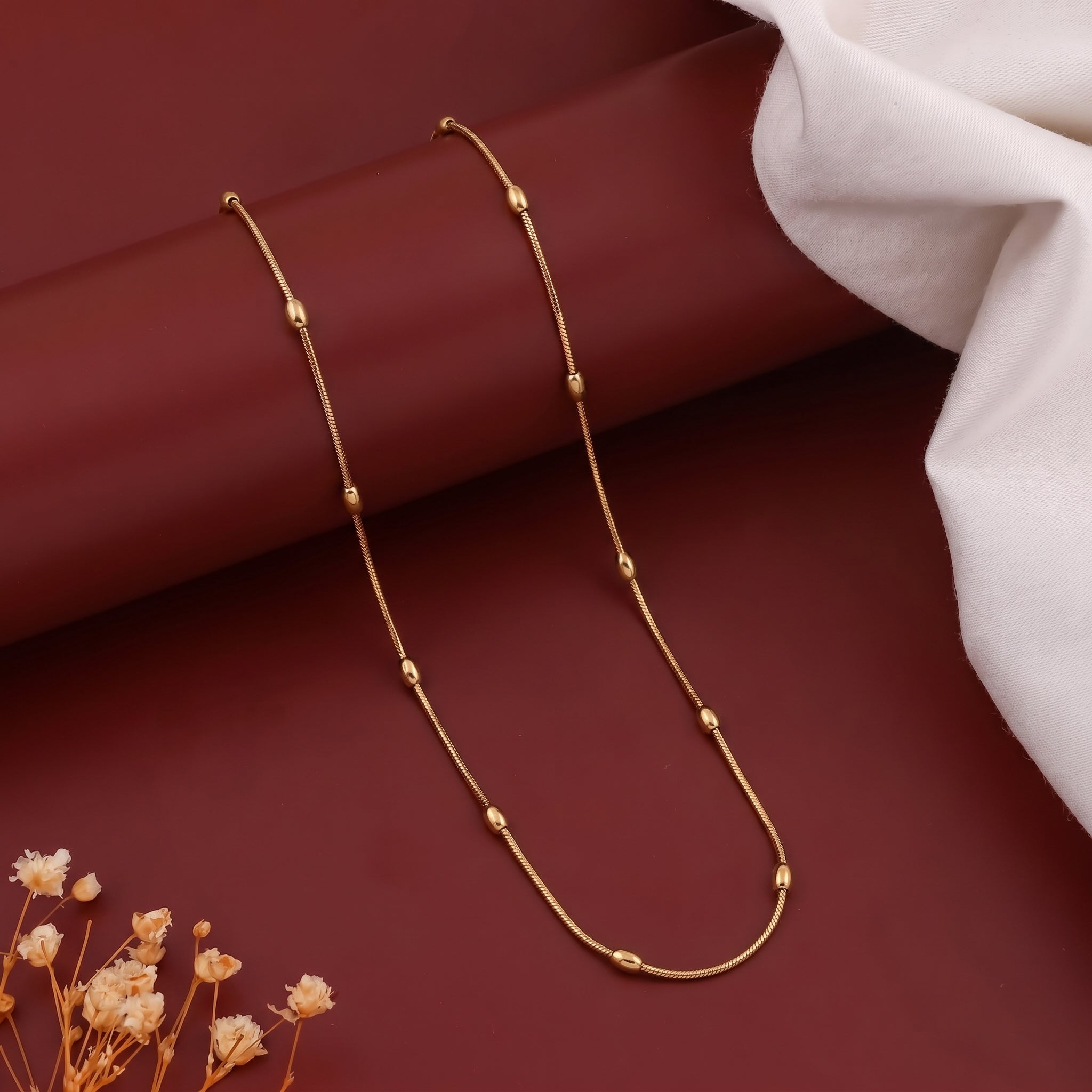 Dainty Gold Station chain GMC -45