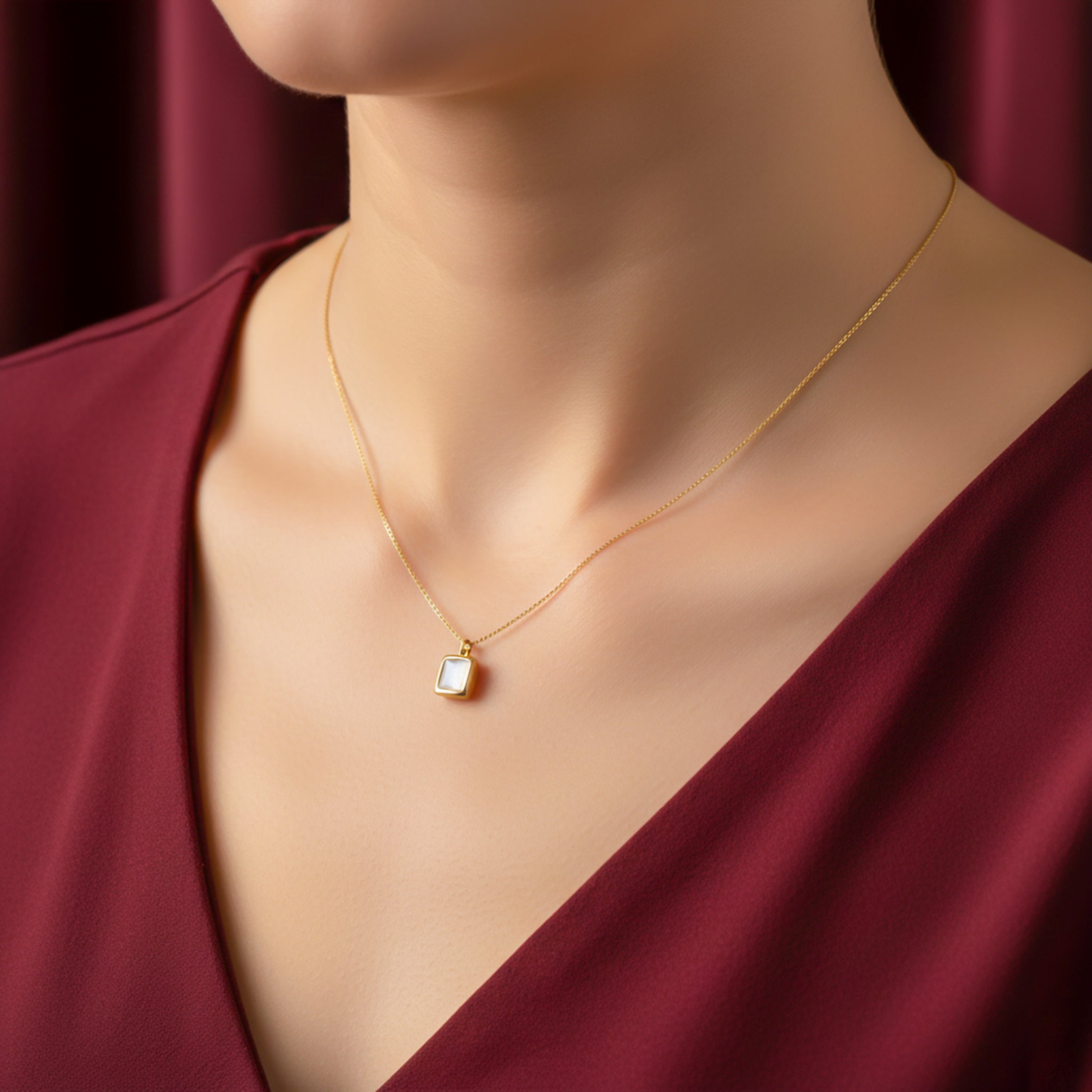 Pearlescent Square Neckless GWN -71