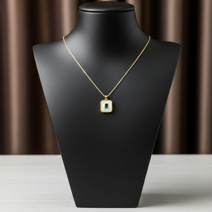 White Squre Neckless GWN -94