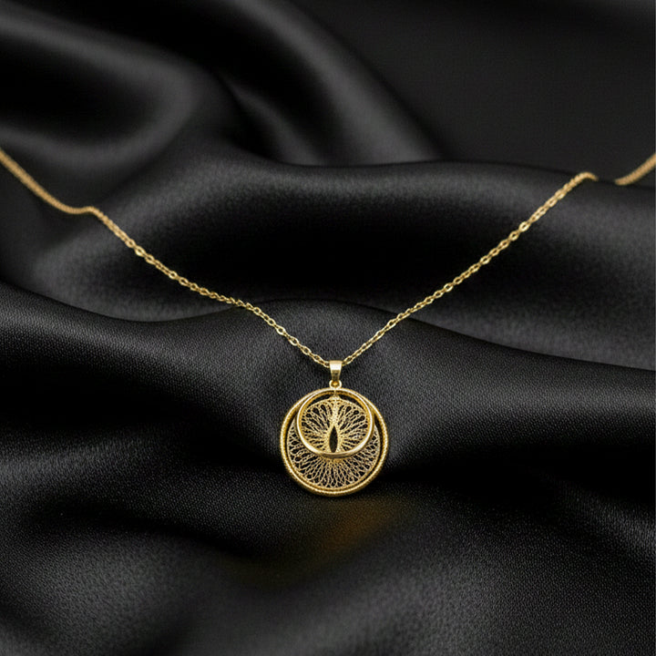 Filigree Medallion Necklace GWN -158