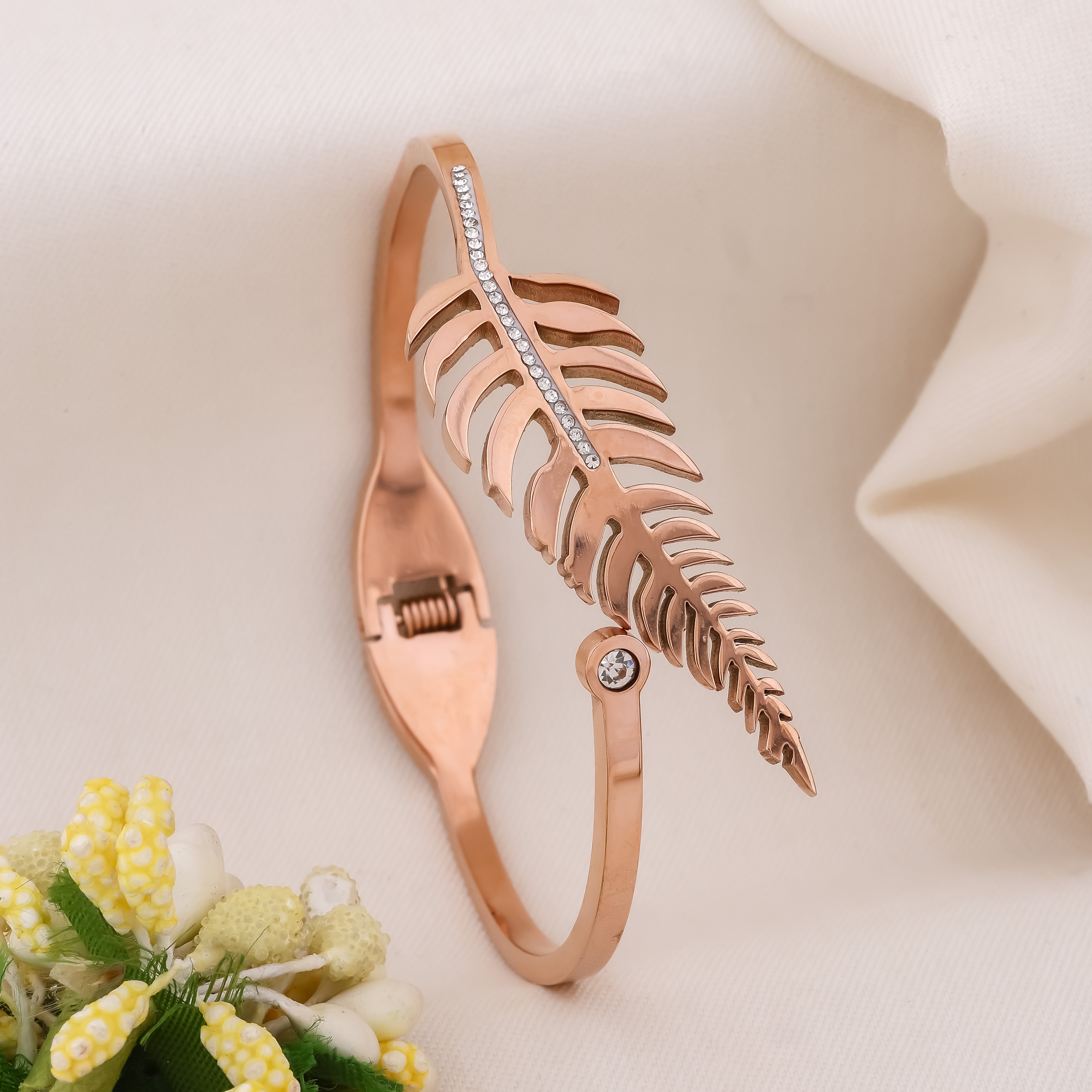 Yuvika Women Kada - Ginostone