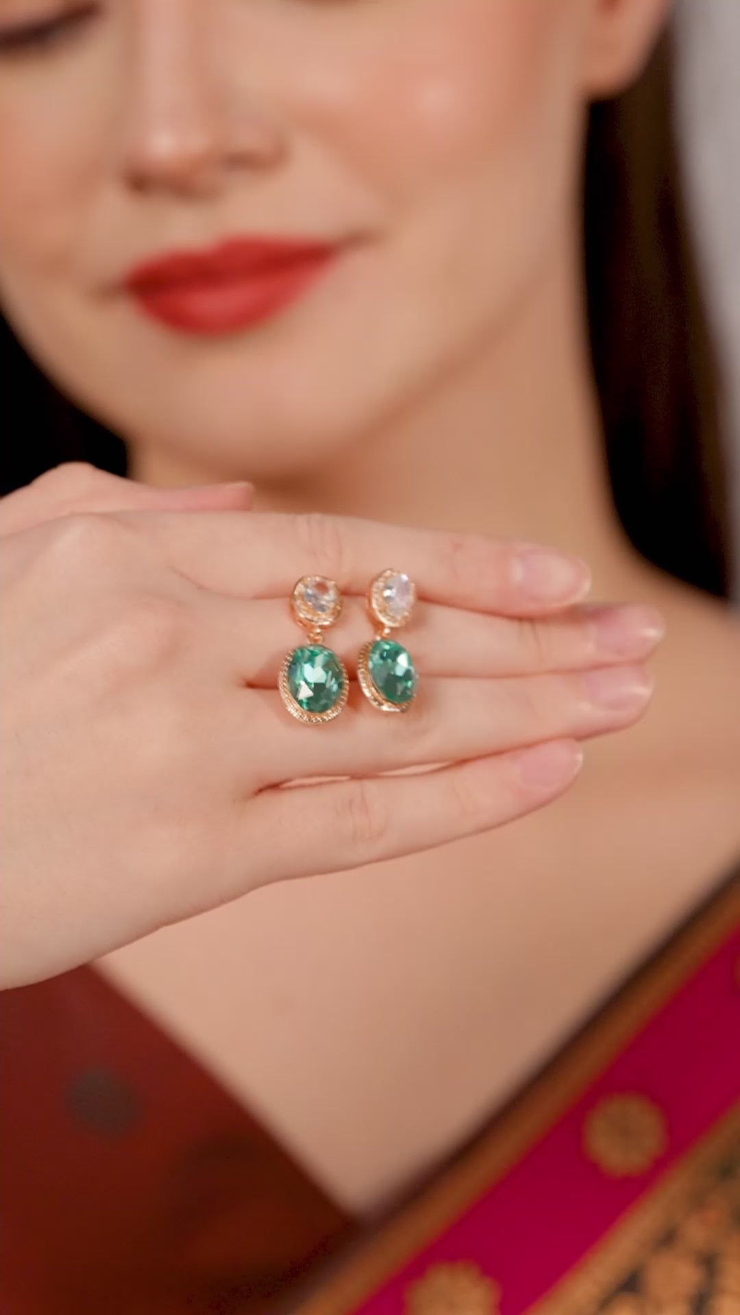 Green Elegance Womens Earring