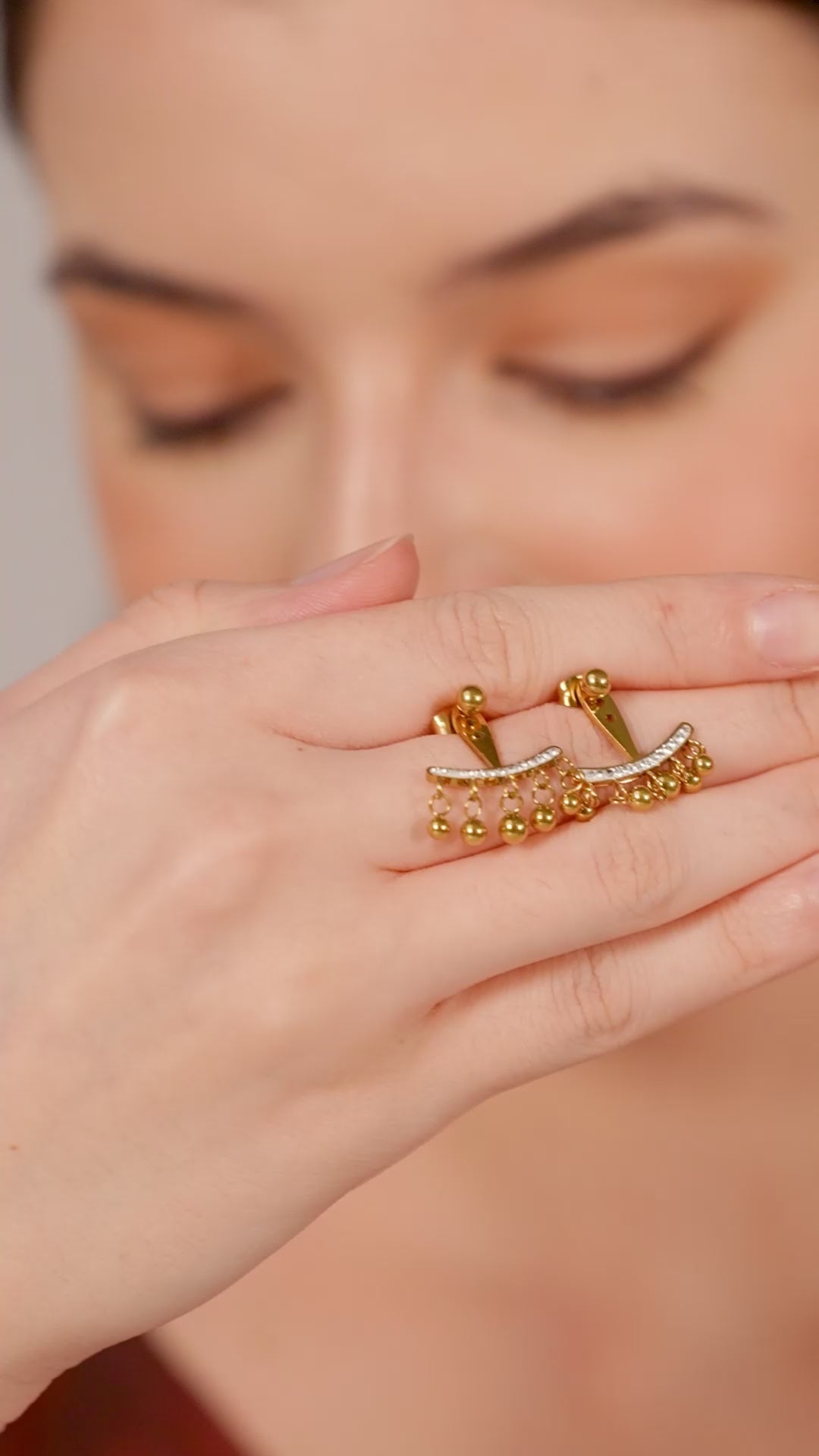 Nupur Arc Womens Earring