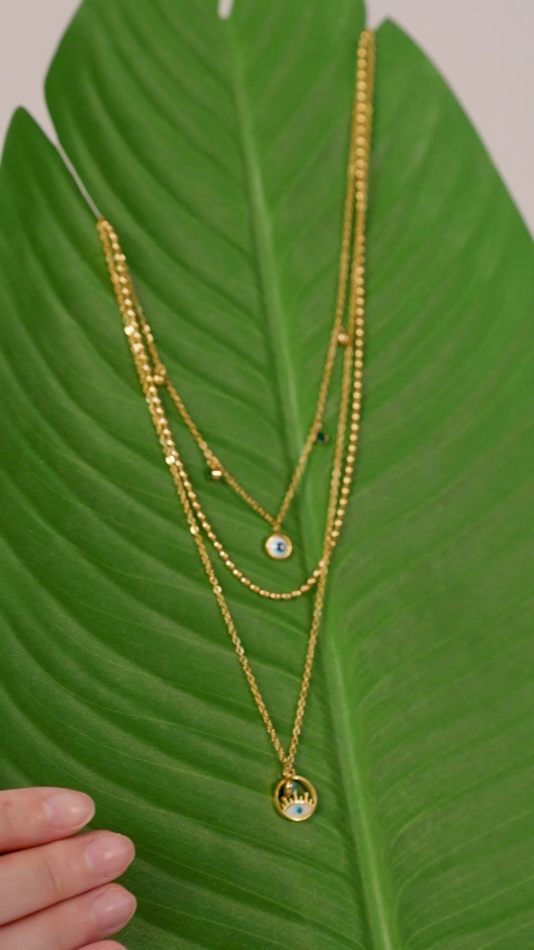 Trinity Aura Womens Necklace