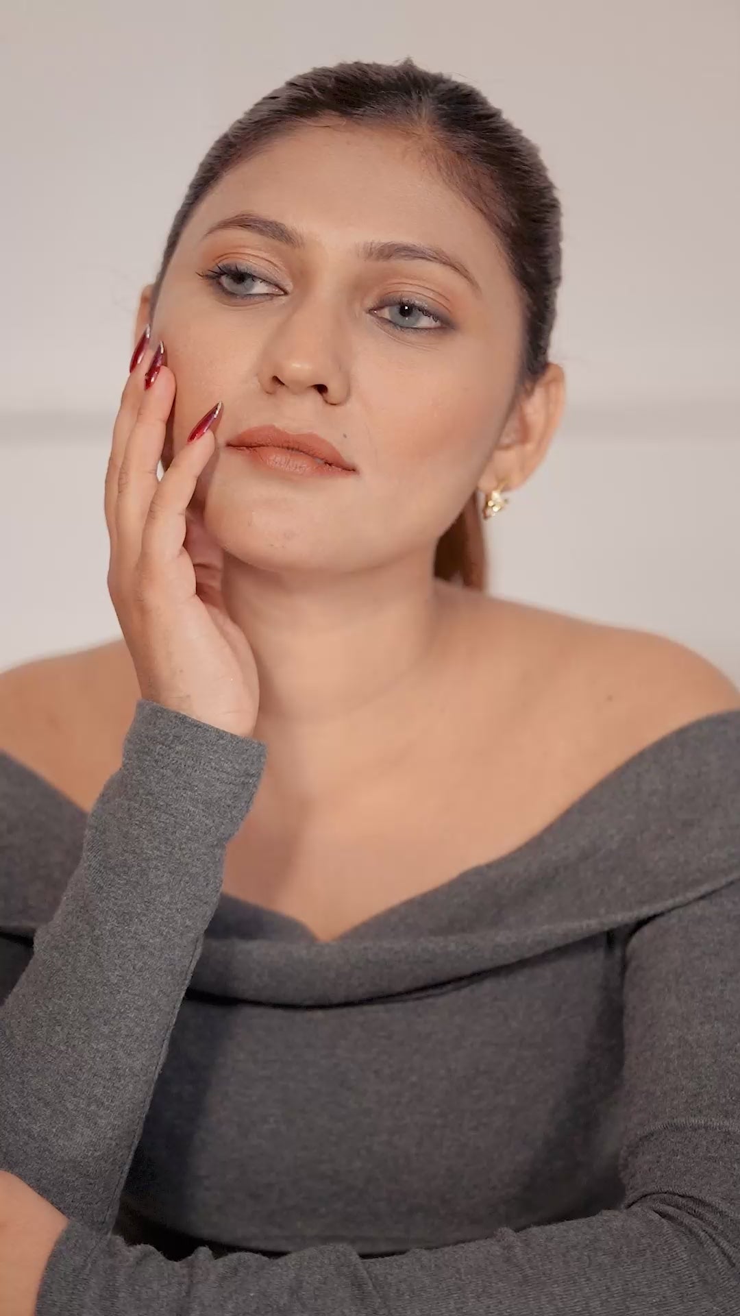 Varnika Twist Womens Earring